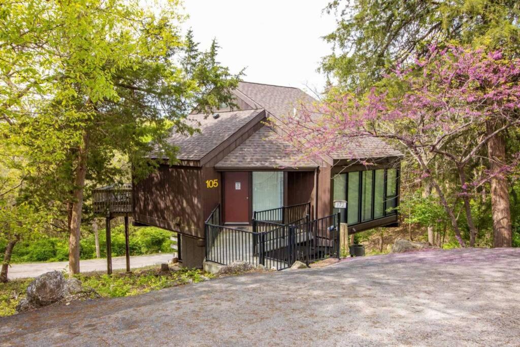 Three-Bedroom House photo 2