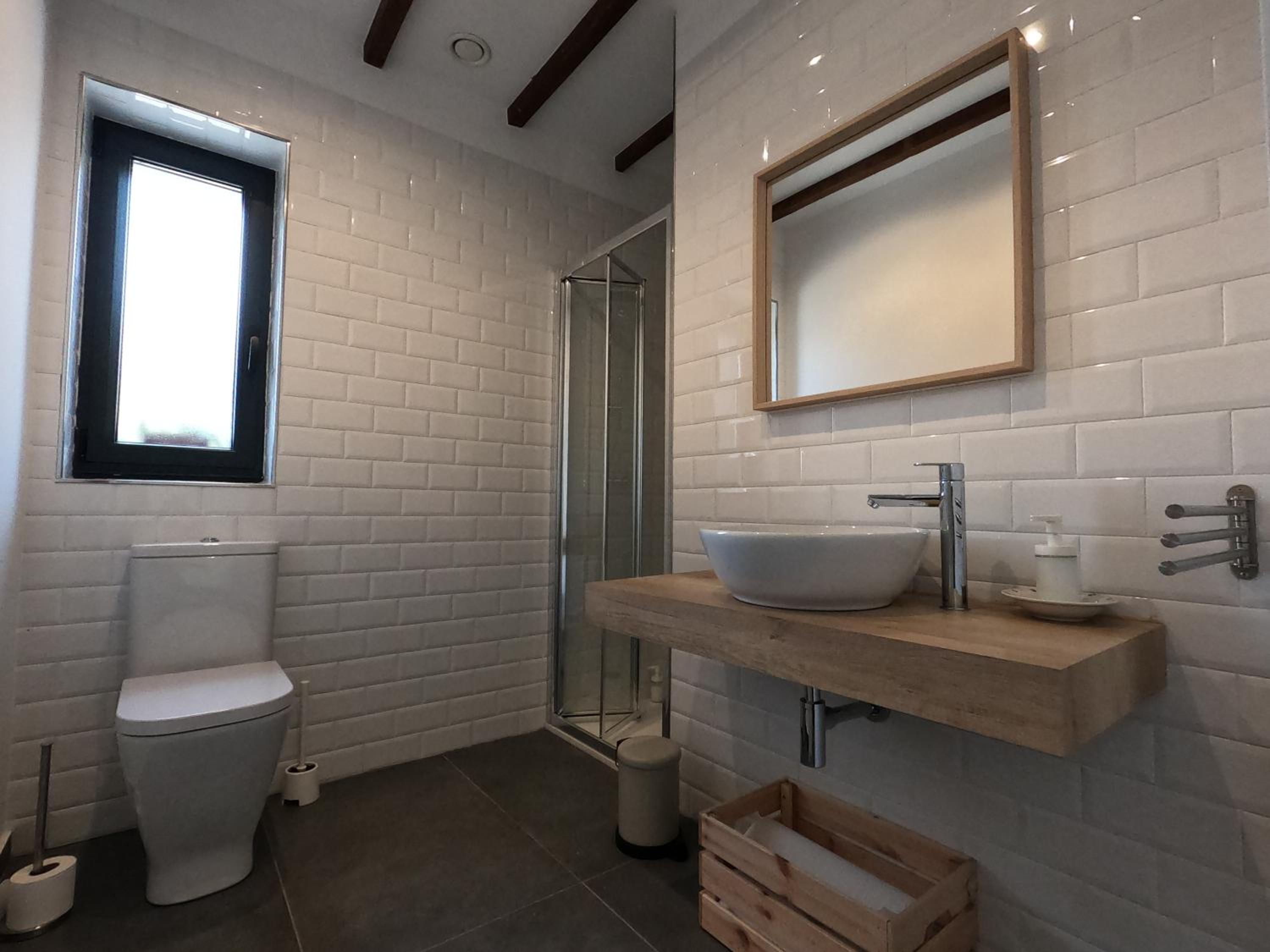 Double Room with Private Bathroom - Photo 2