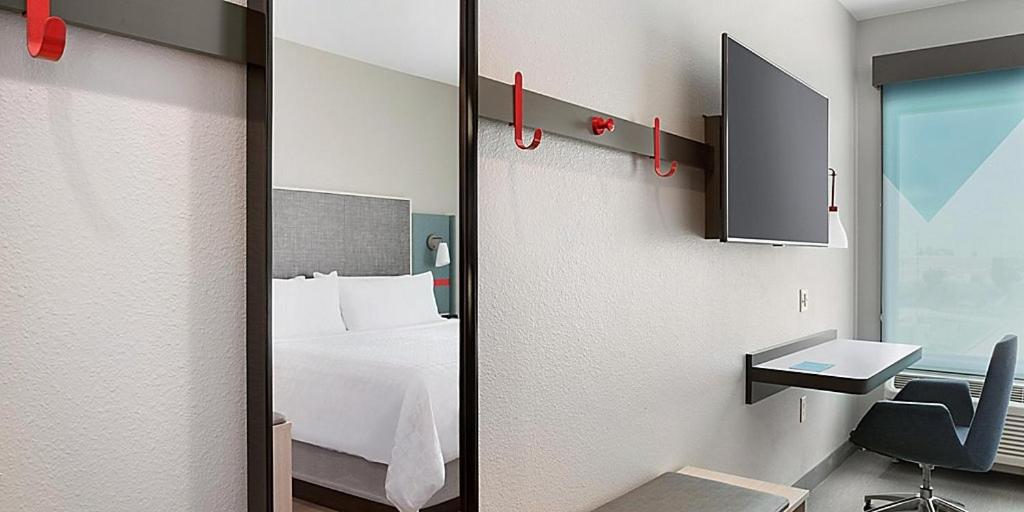Standard King Room - Photo 1