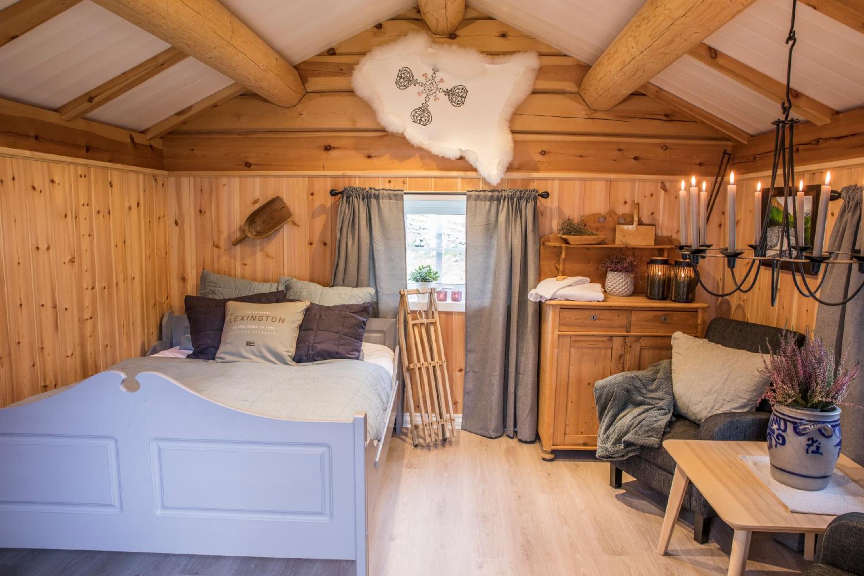Cottage Shared Bathroom