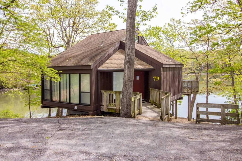 Three-Bedroom House photo 2