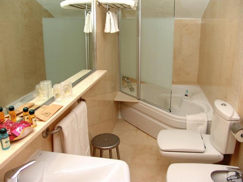 Apartment (4 Adults) photo 2
