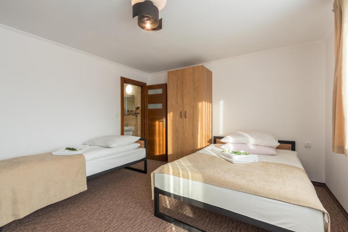 Triple Room with Private Bathroom photo 1