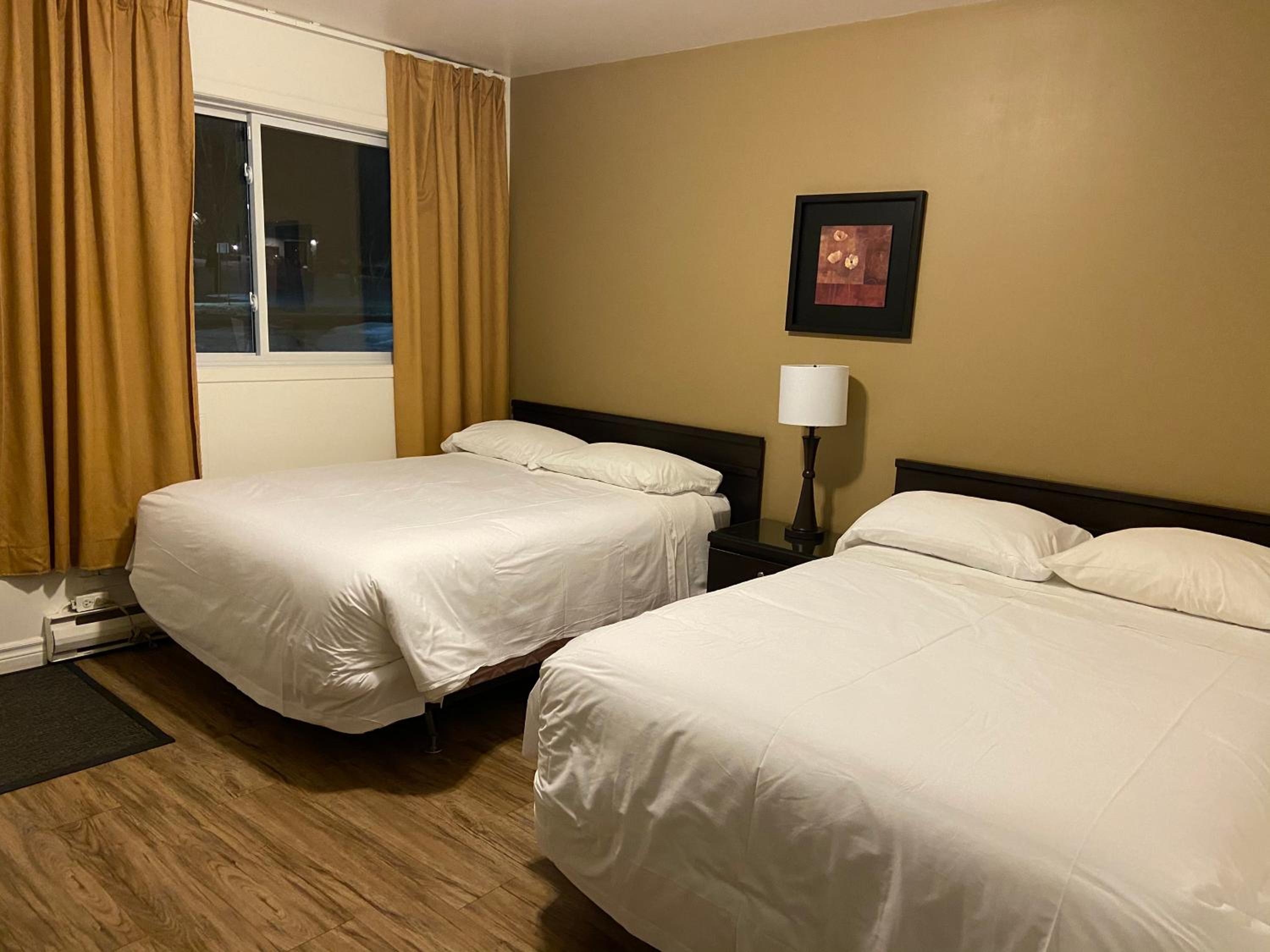 Standard Room with Two Double Beds photo 1