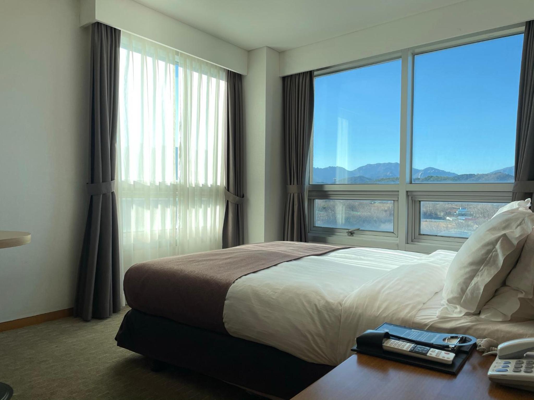 Standard Double Room with Mountain View - Photo 2