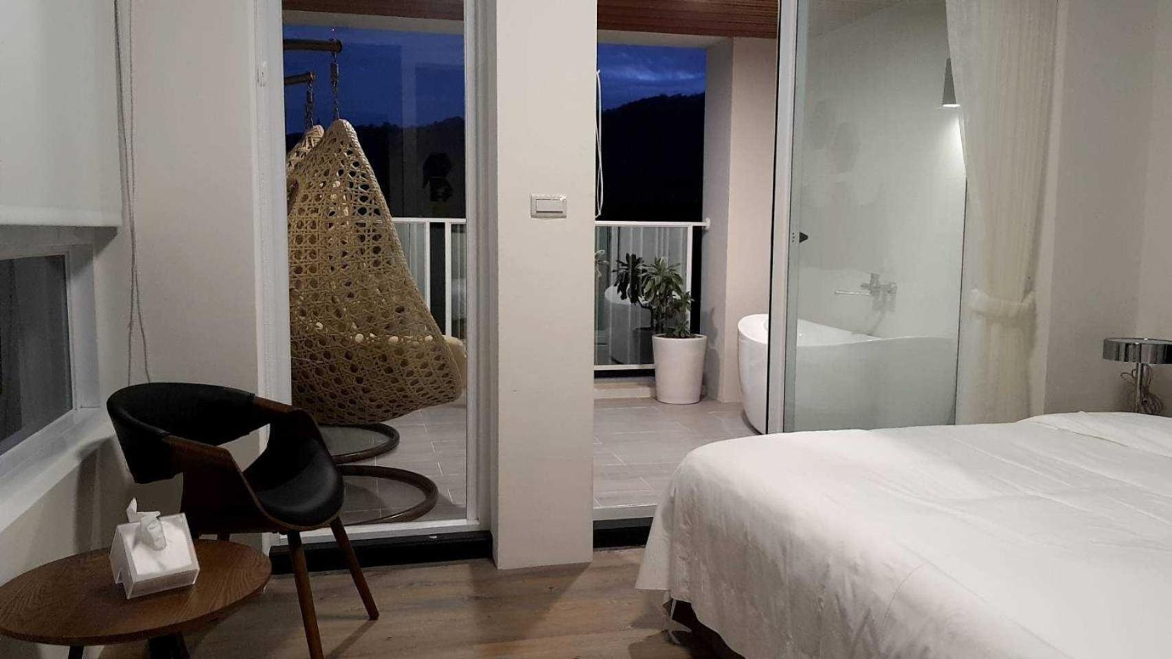King Room with Mountain View photo 3