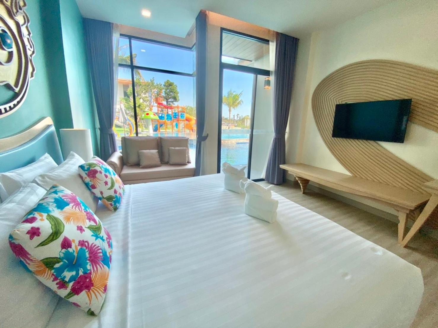 Double or Twin Room with Swimming Pool Access