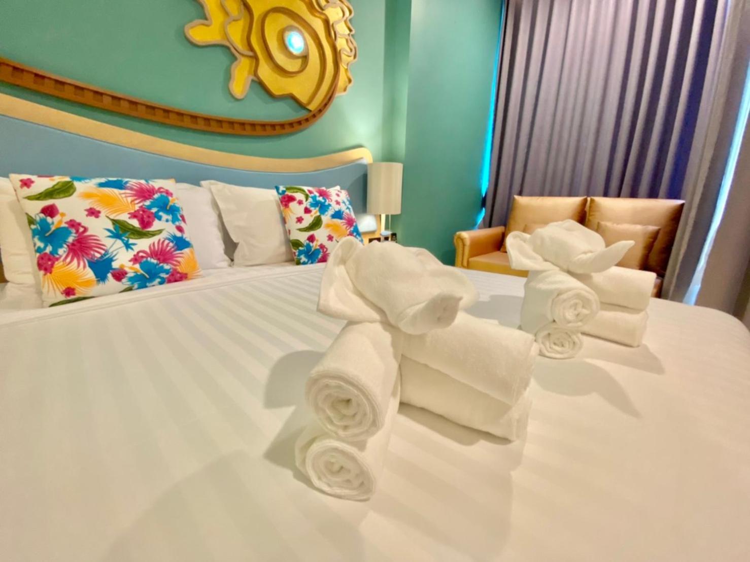 Double or Twin Room with Swimming Pool Access photo 3