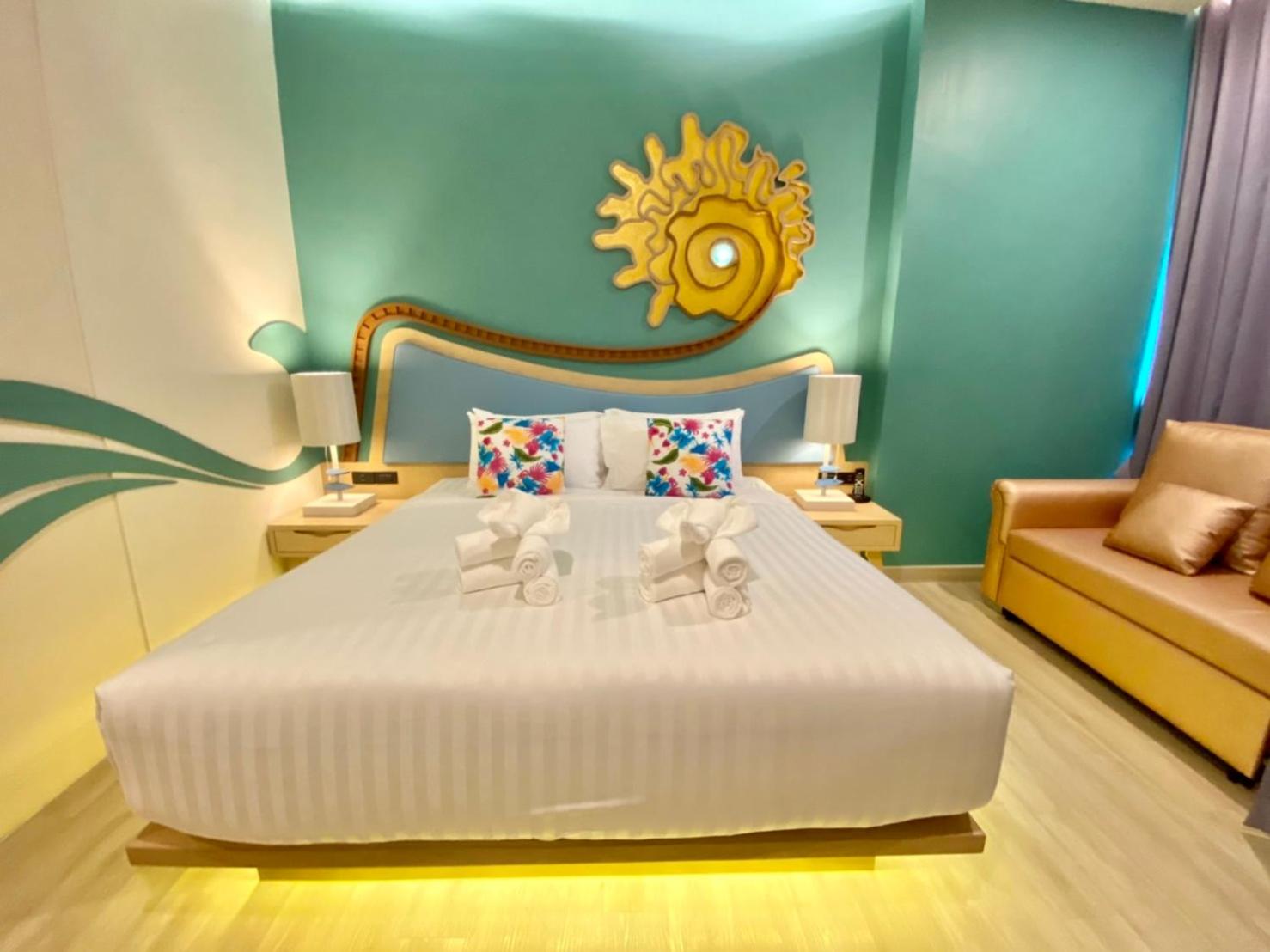 Double or Twin Room with Swimming Pool Access photo 2