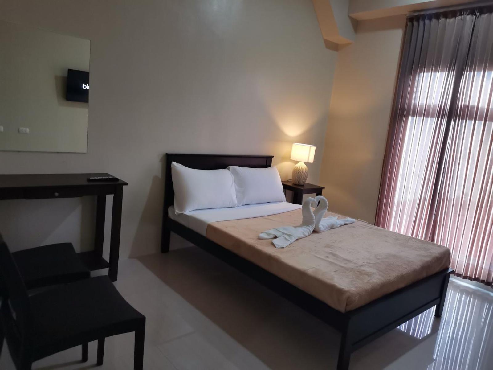 Budget Double Room - Photo 3