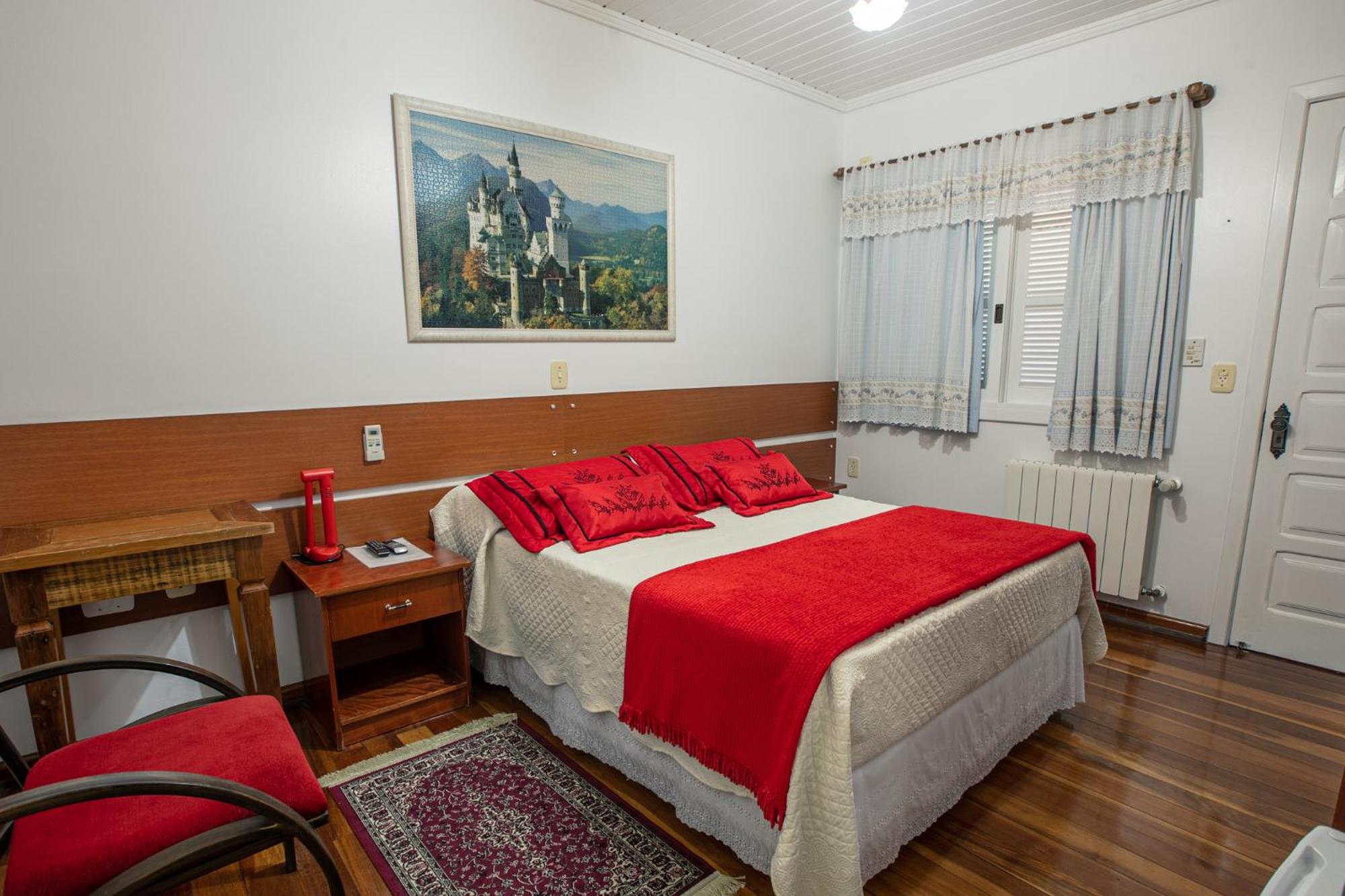 Standard Double or Twin Room photo 1