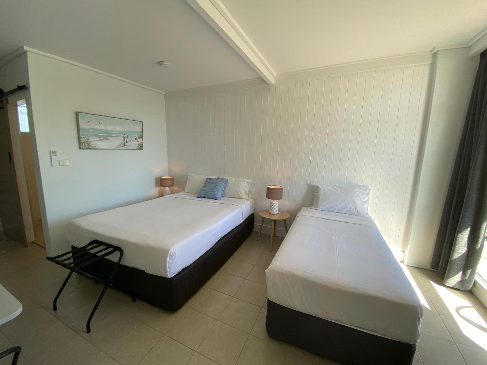 Deluxe Twin Room - Photo 2