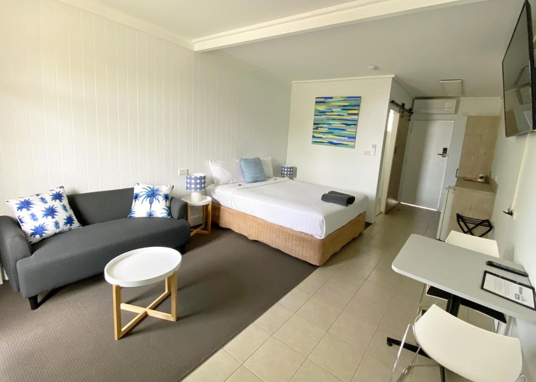 Deluxe Queen Room - Photo 1