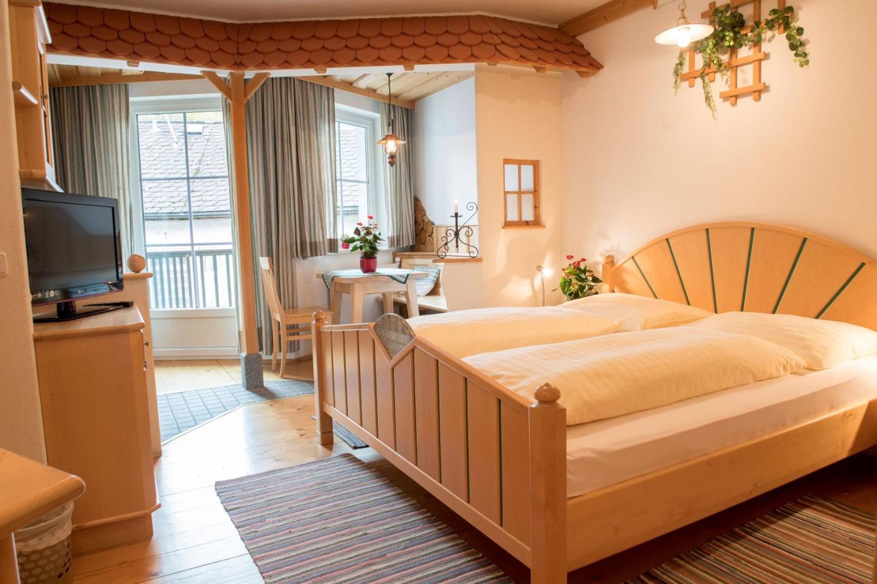 Double Room with Balcony - Photo 1