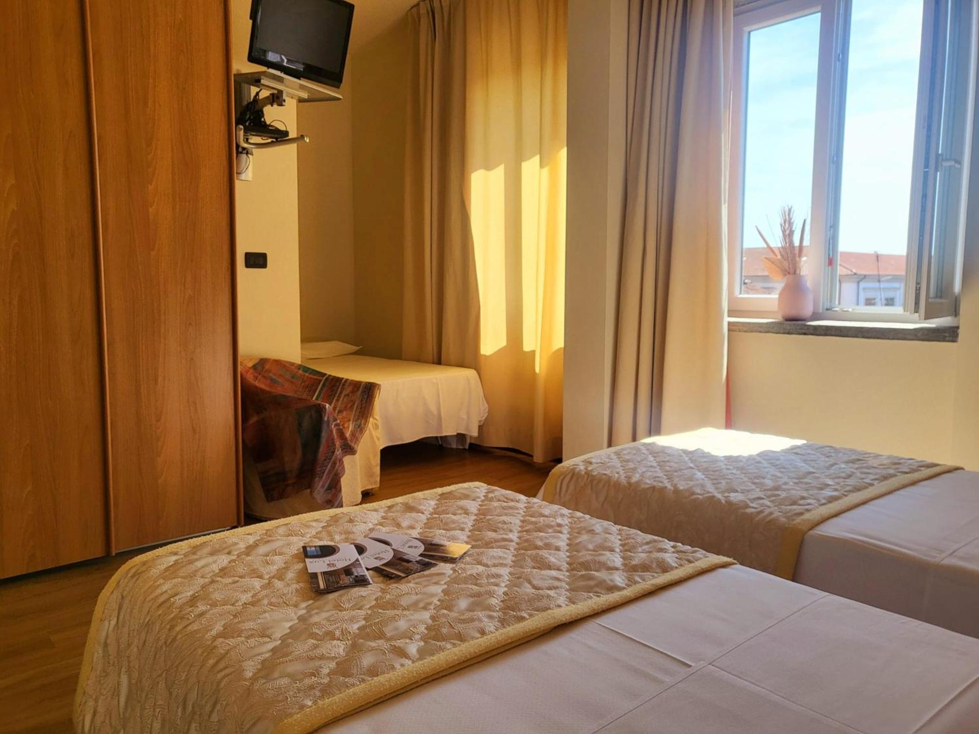 Deluxe Triple Room photo 2