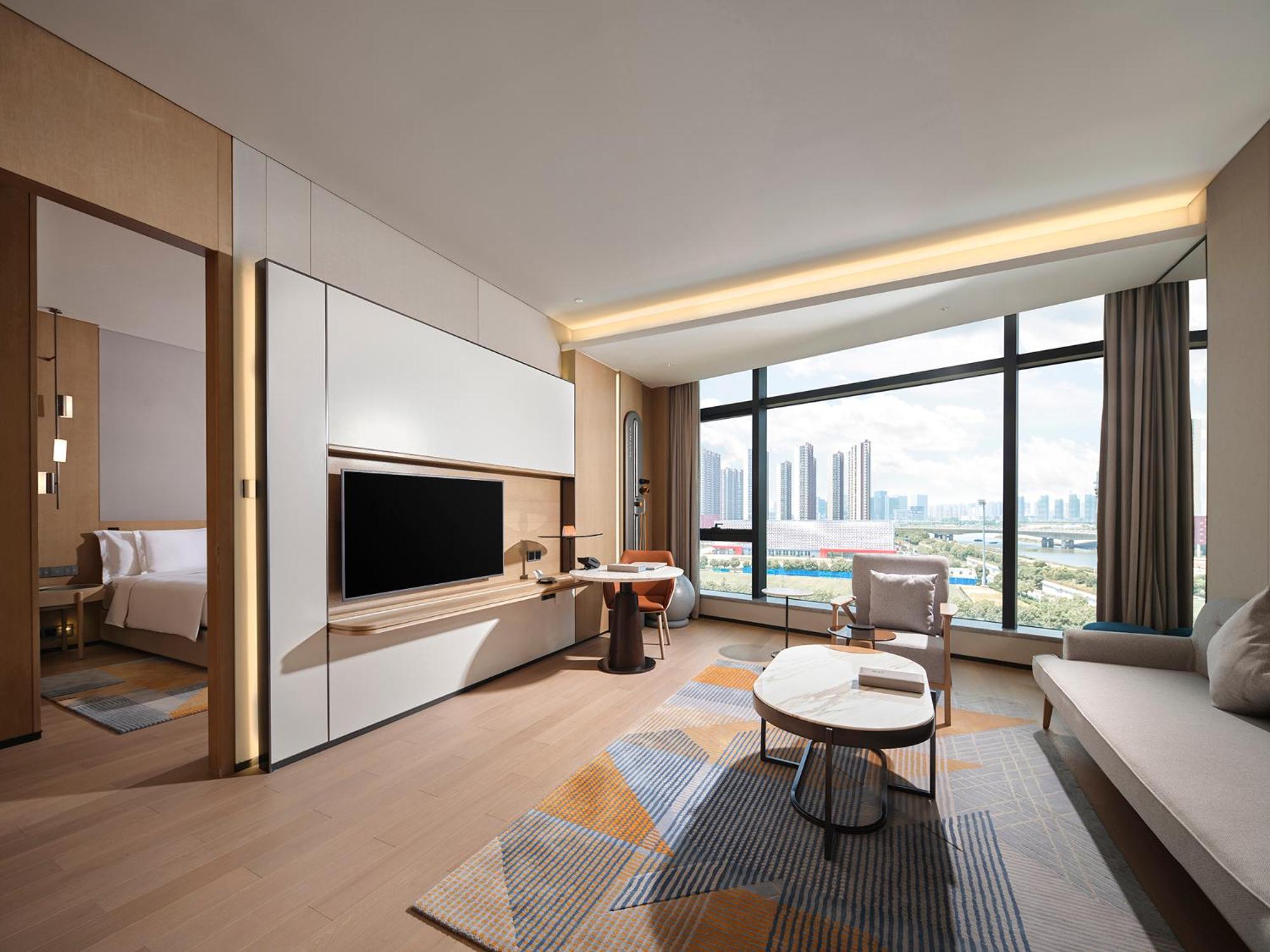 One-Bedroom Suite with Stadium View - Photo 6