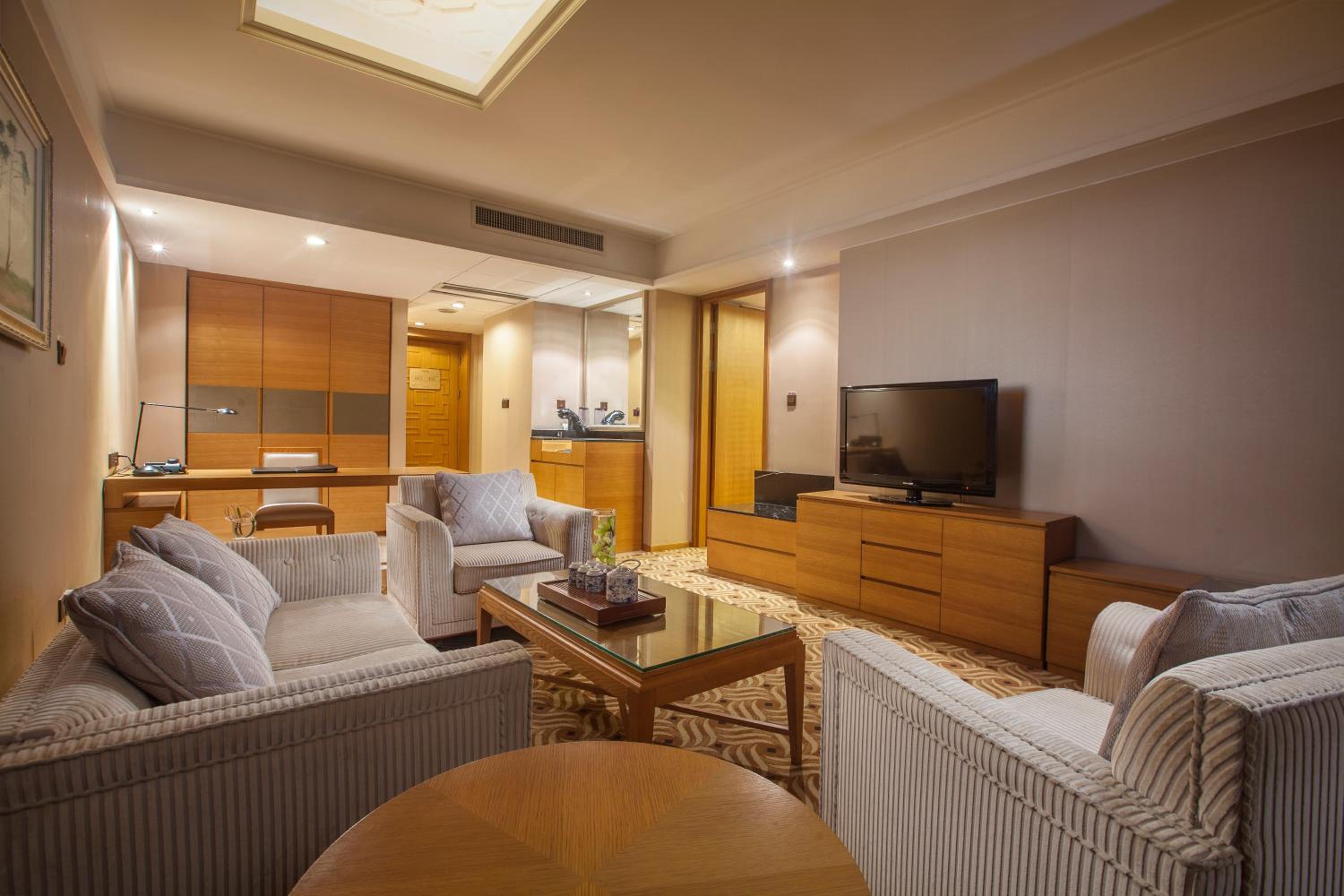 Deluxe Suite