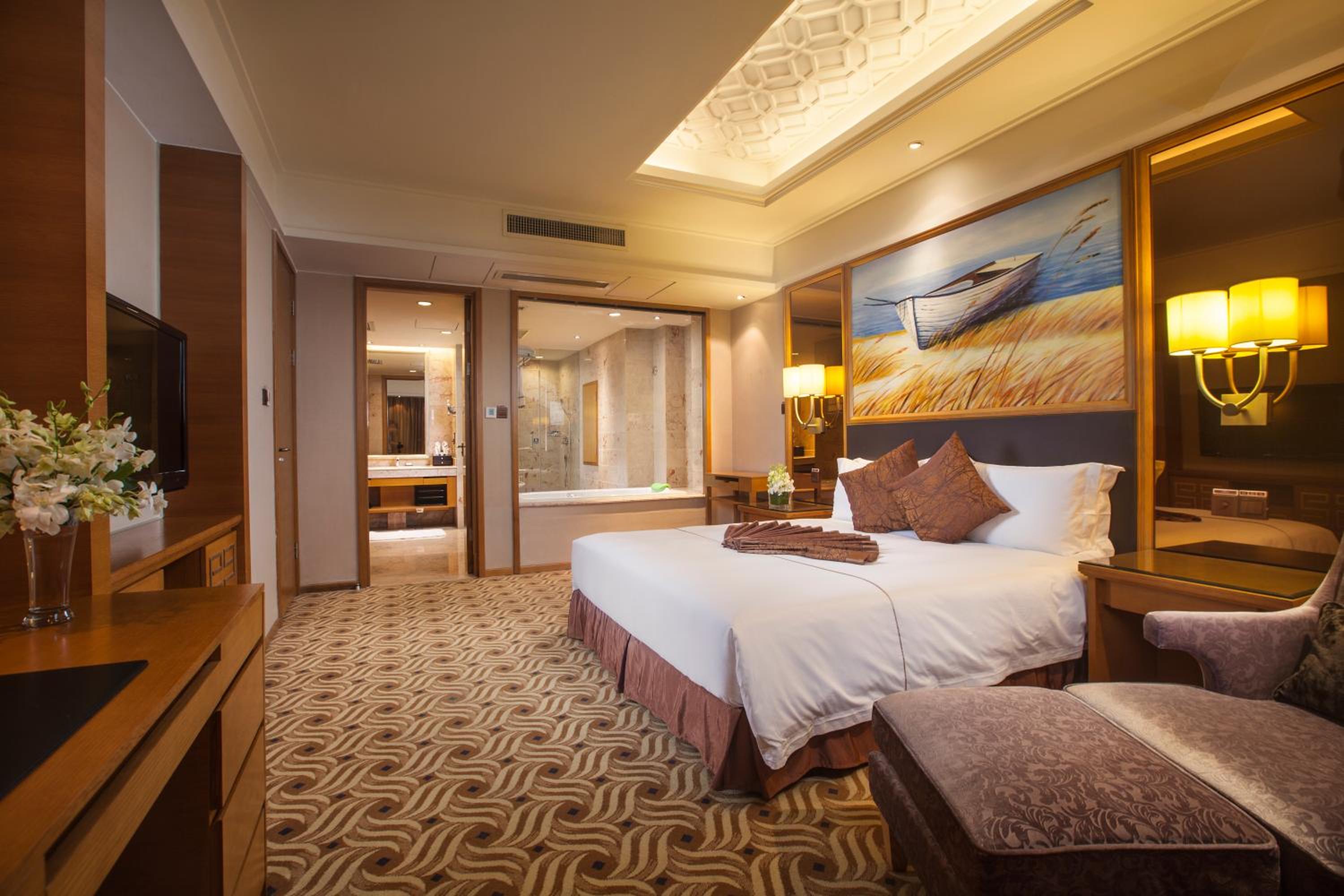 Deluxe Suite photo 3