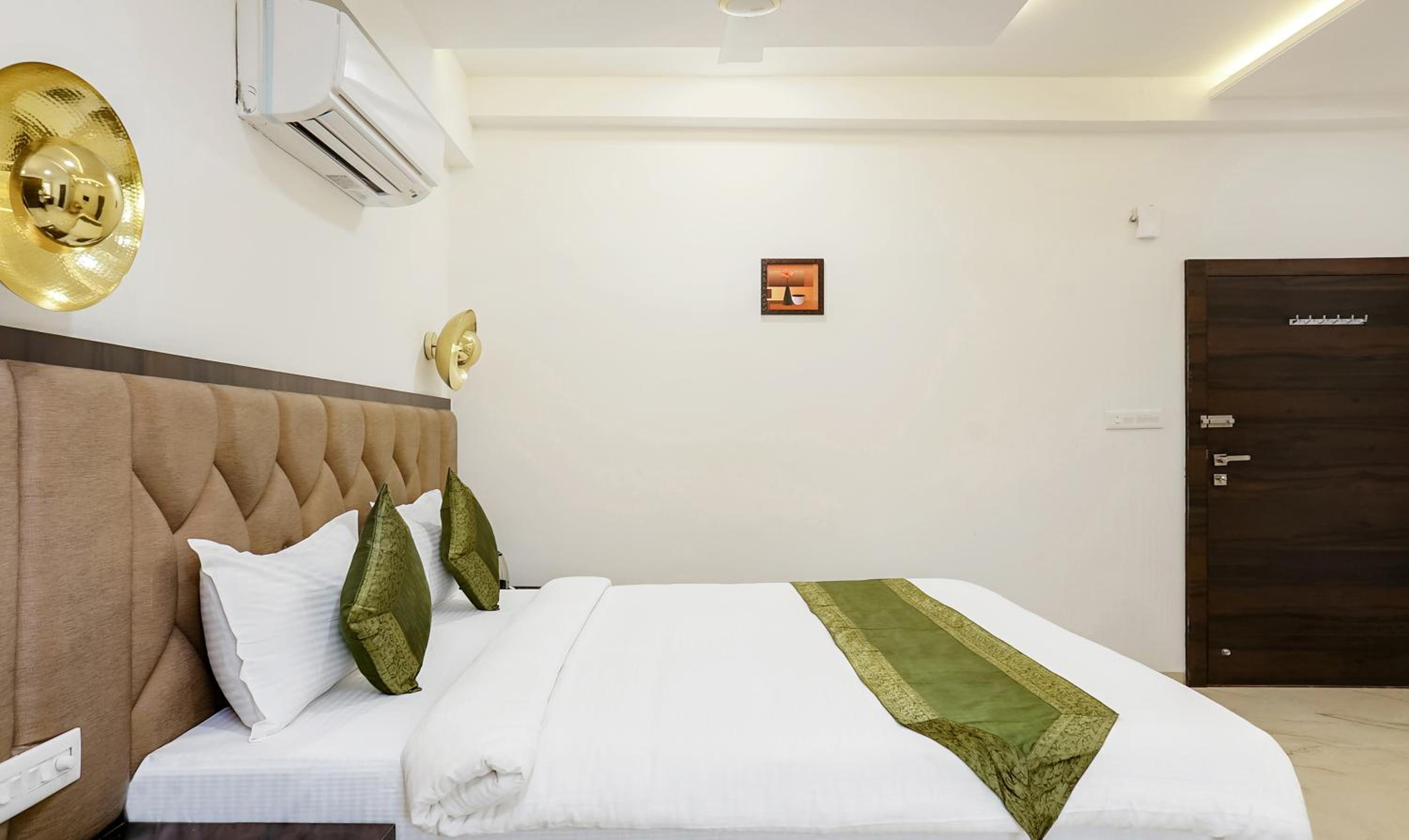 Standard Double or Twin Room - Photo 6