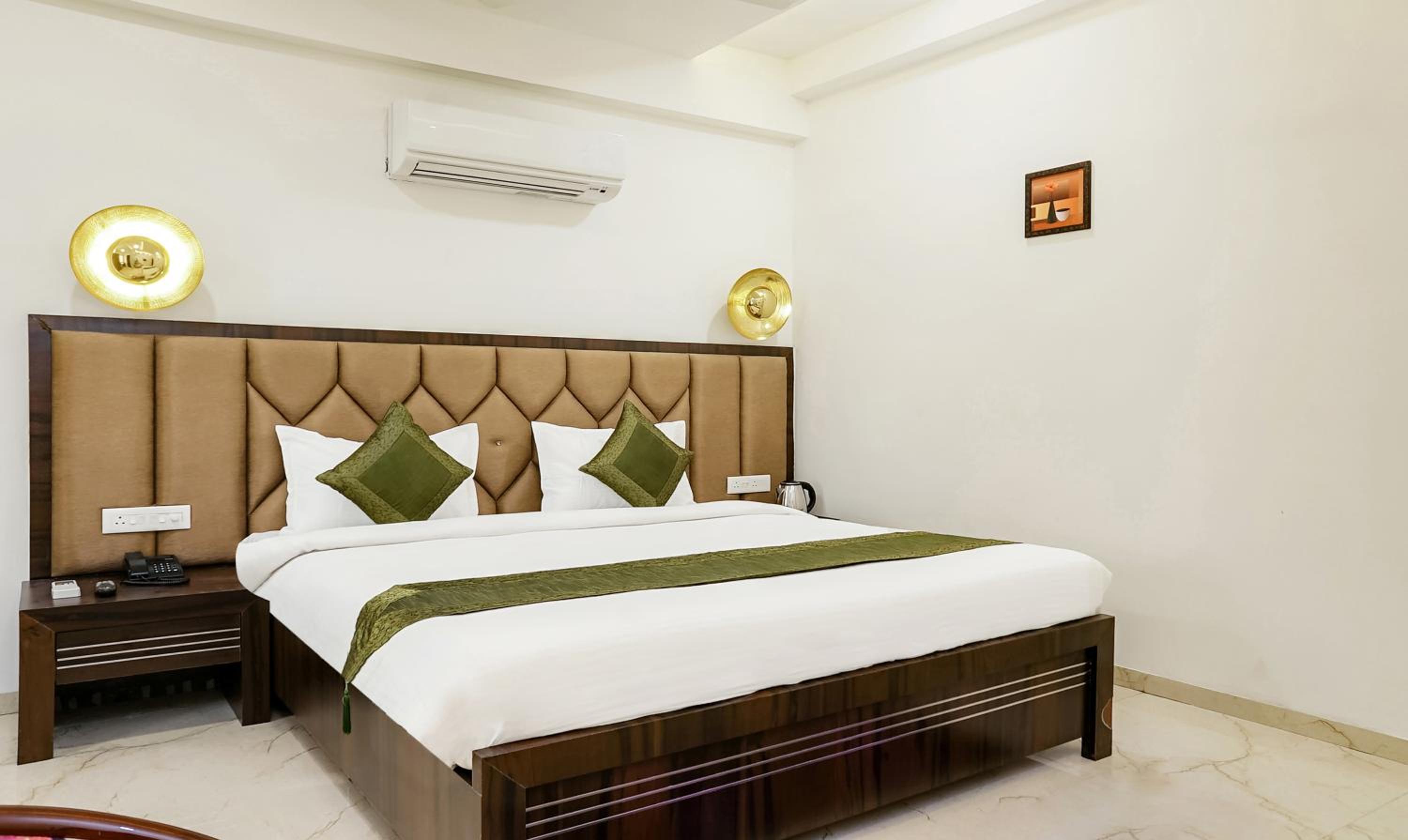 Standard Double or Twin Room - Photo 5