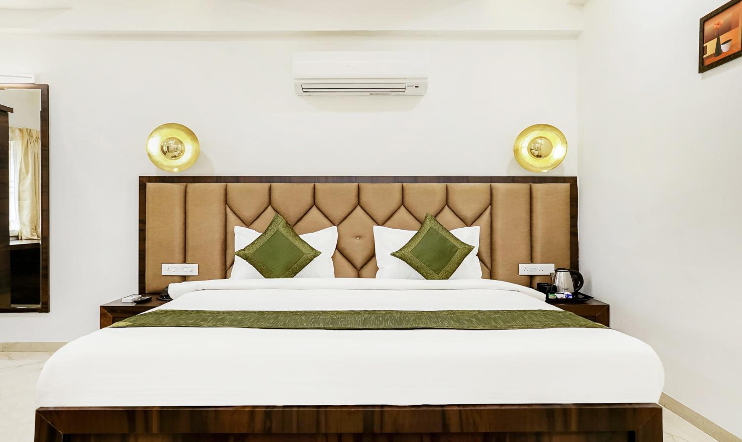 Standard Double or Twin Room - Photo 4