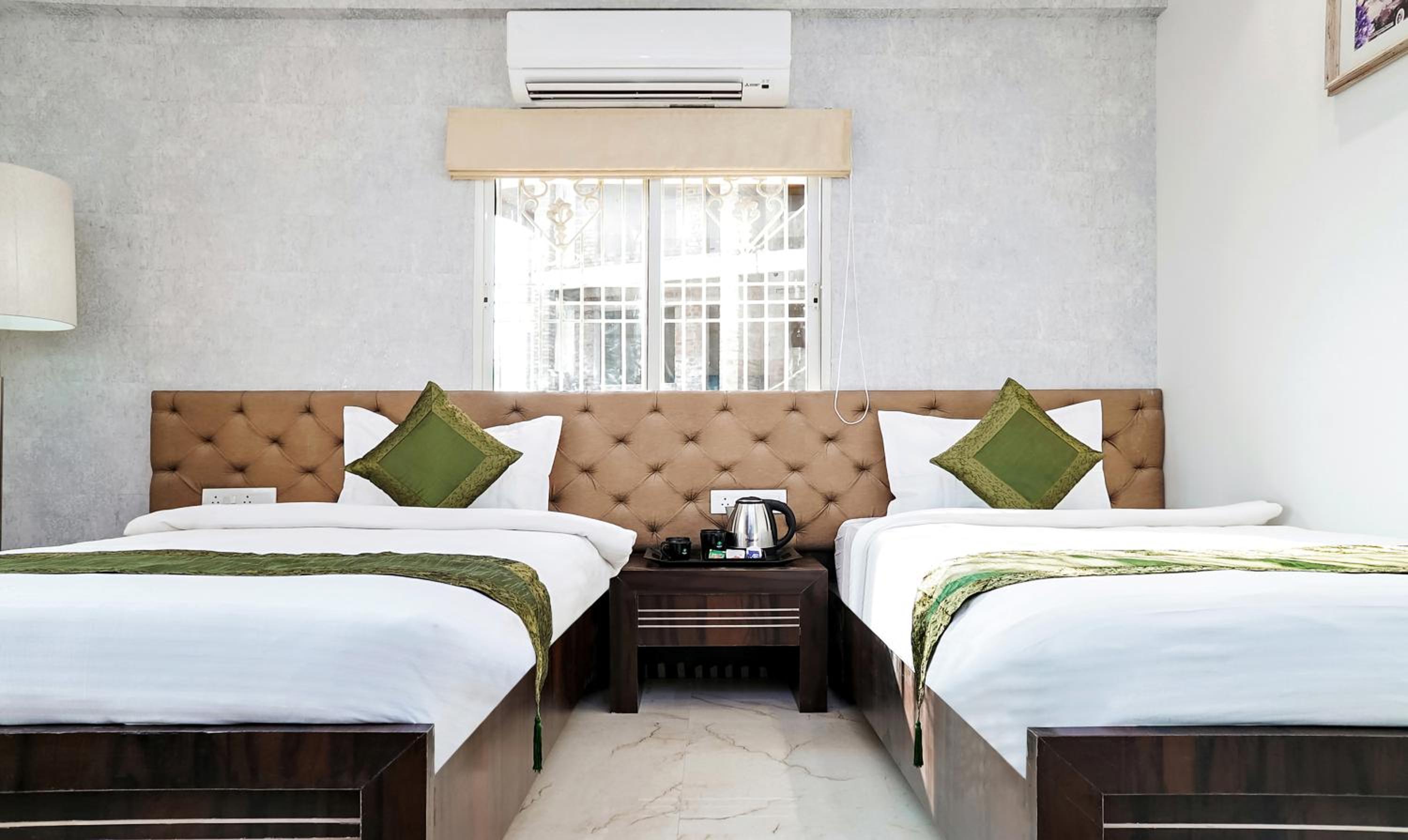 Standard Double or Twin Room - Photo 19