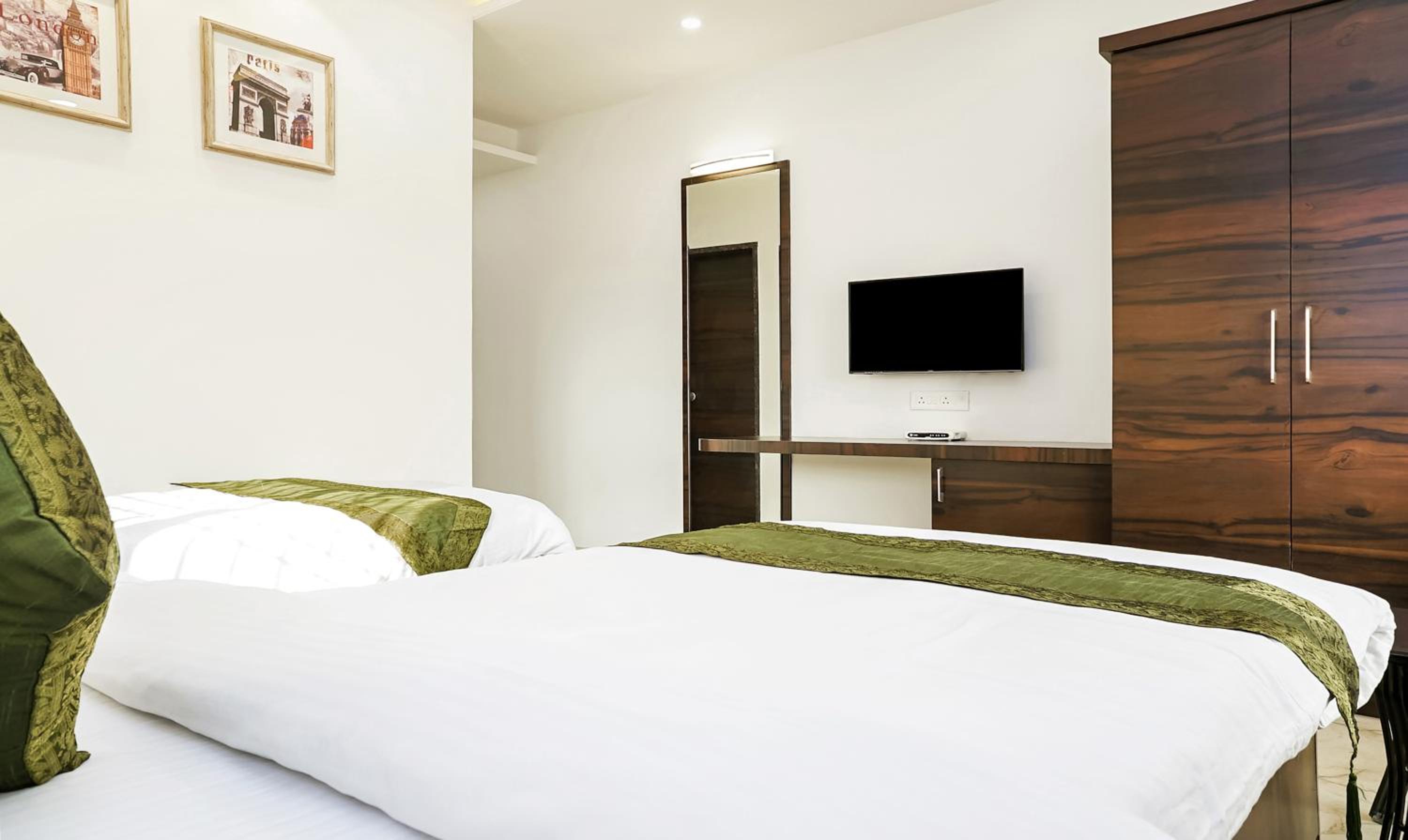 Standard Double or Twin Room - Photo 18
