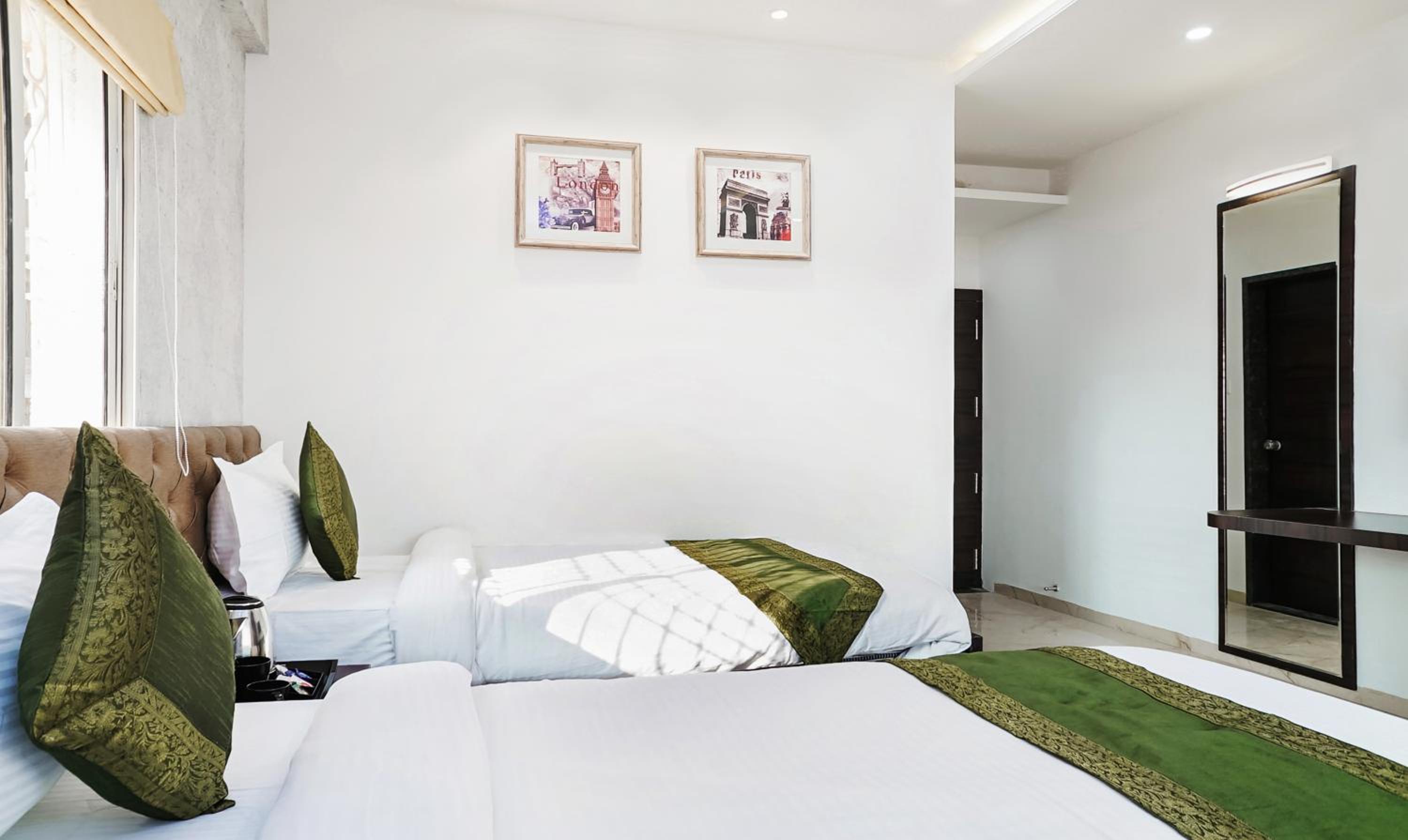 Standard Double or Twin Room - Photo 16