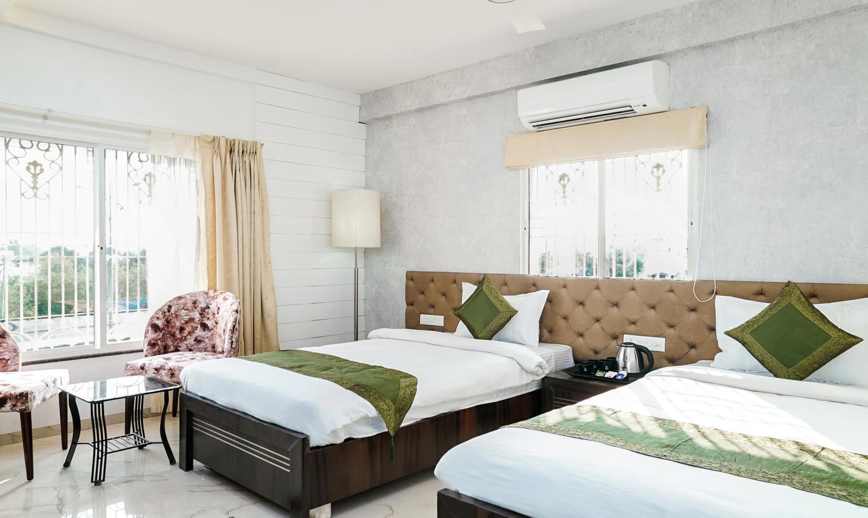 Standard Double or Twin Room - Photo 13