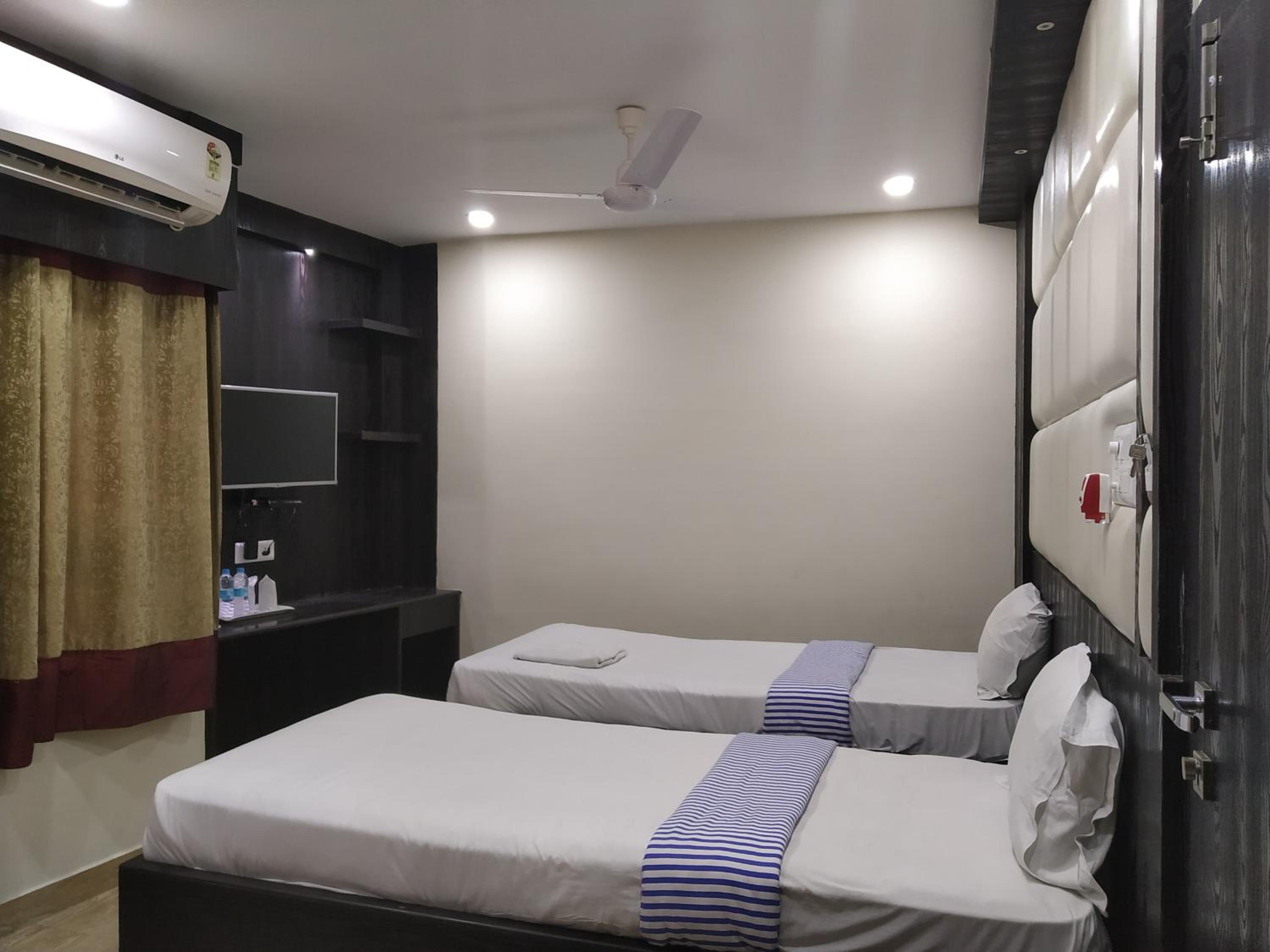 Deluxe Double Room photo 2