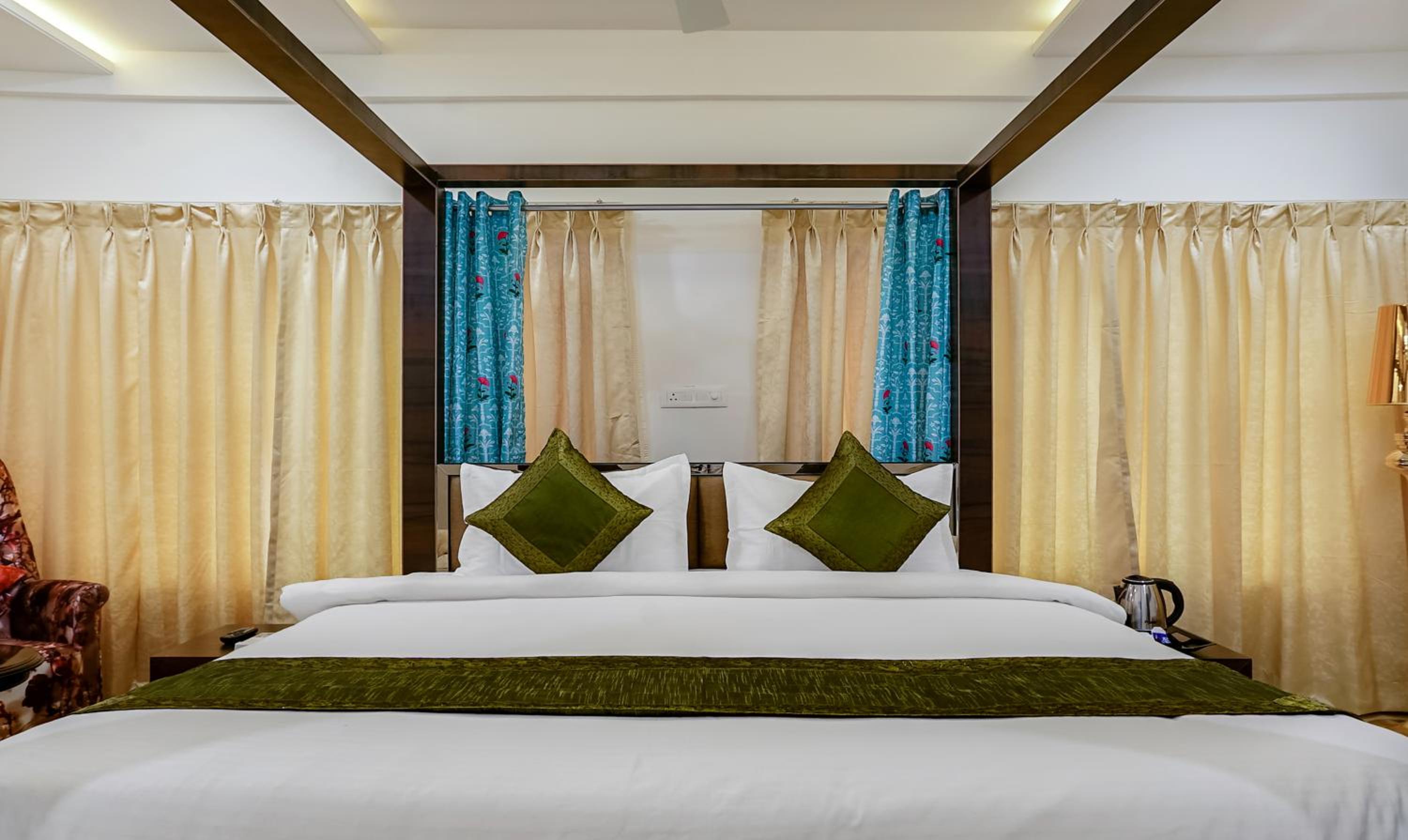 Deluxe Double Room - Photo 10