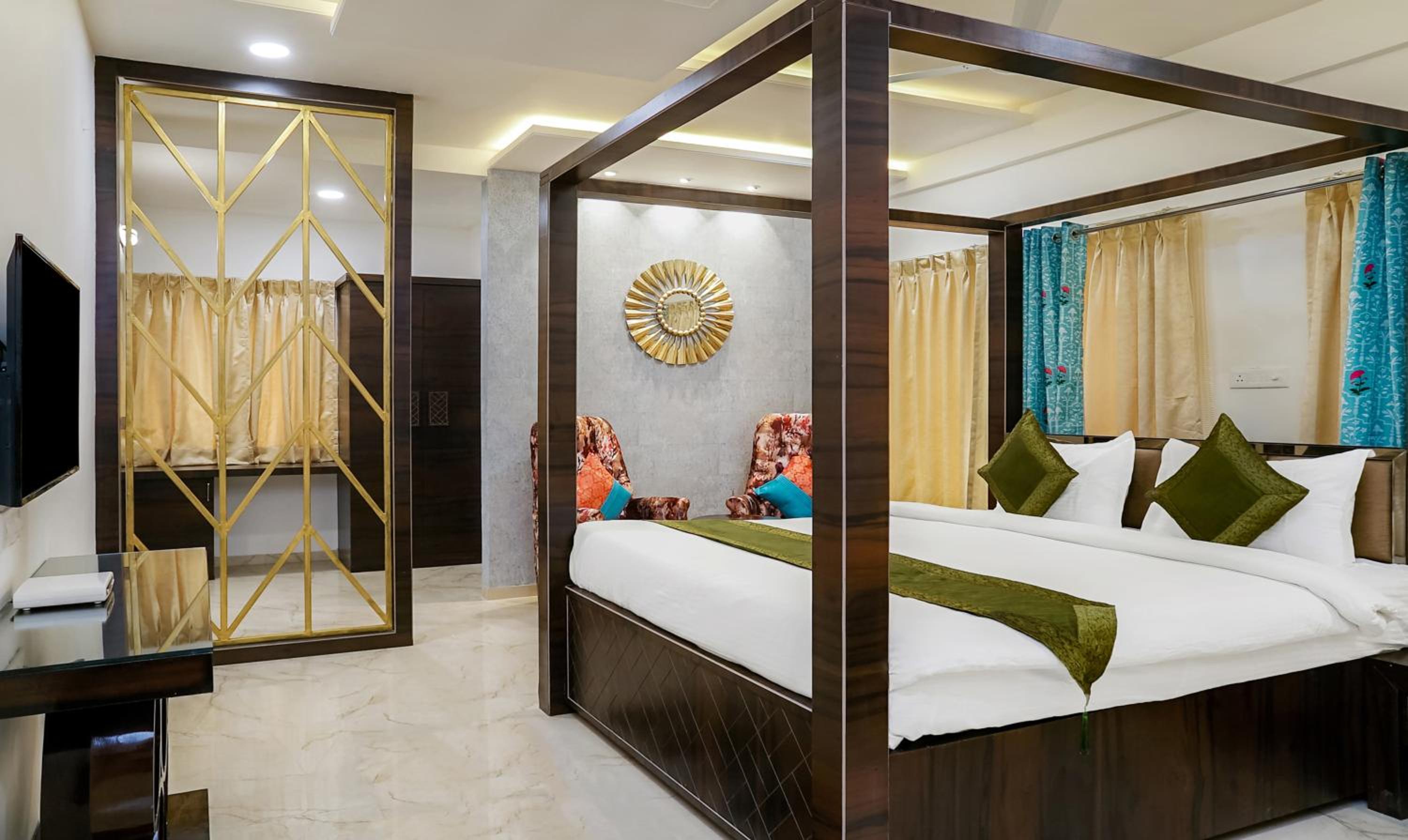 Deluxe Double Room - Photo 9