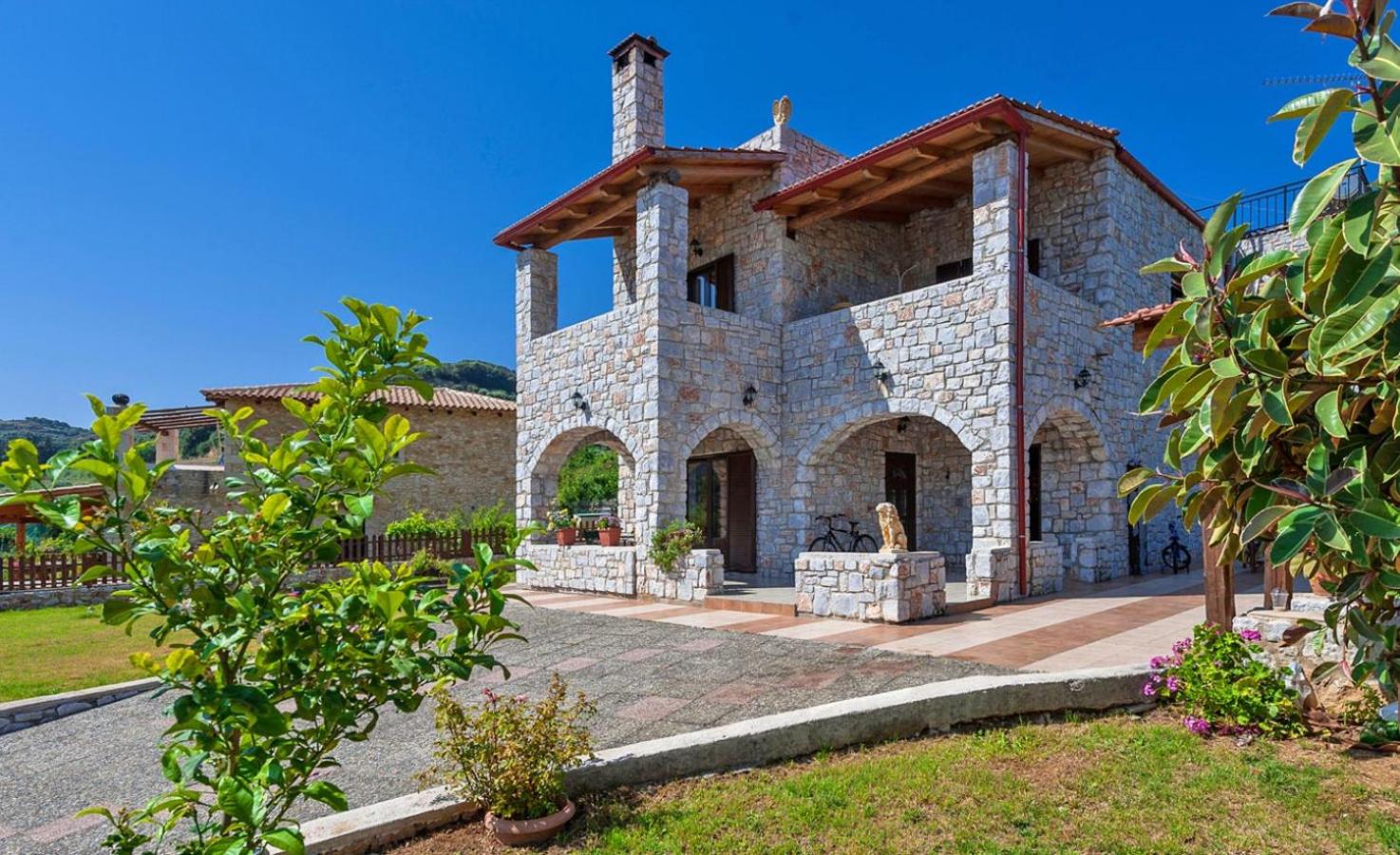 Villa photo 3