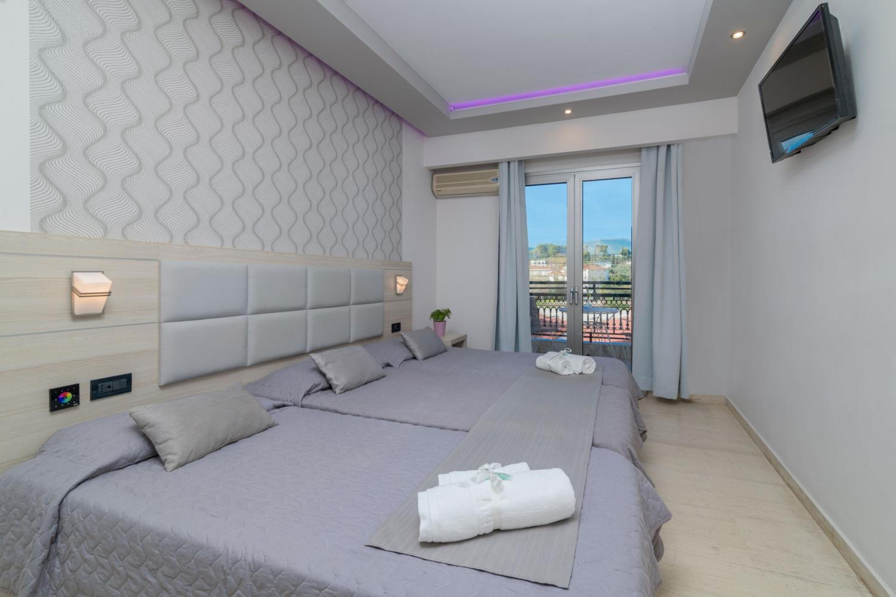 Superior Double or Twin Room with Balcony - Photo 2