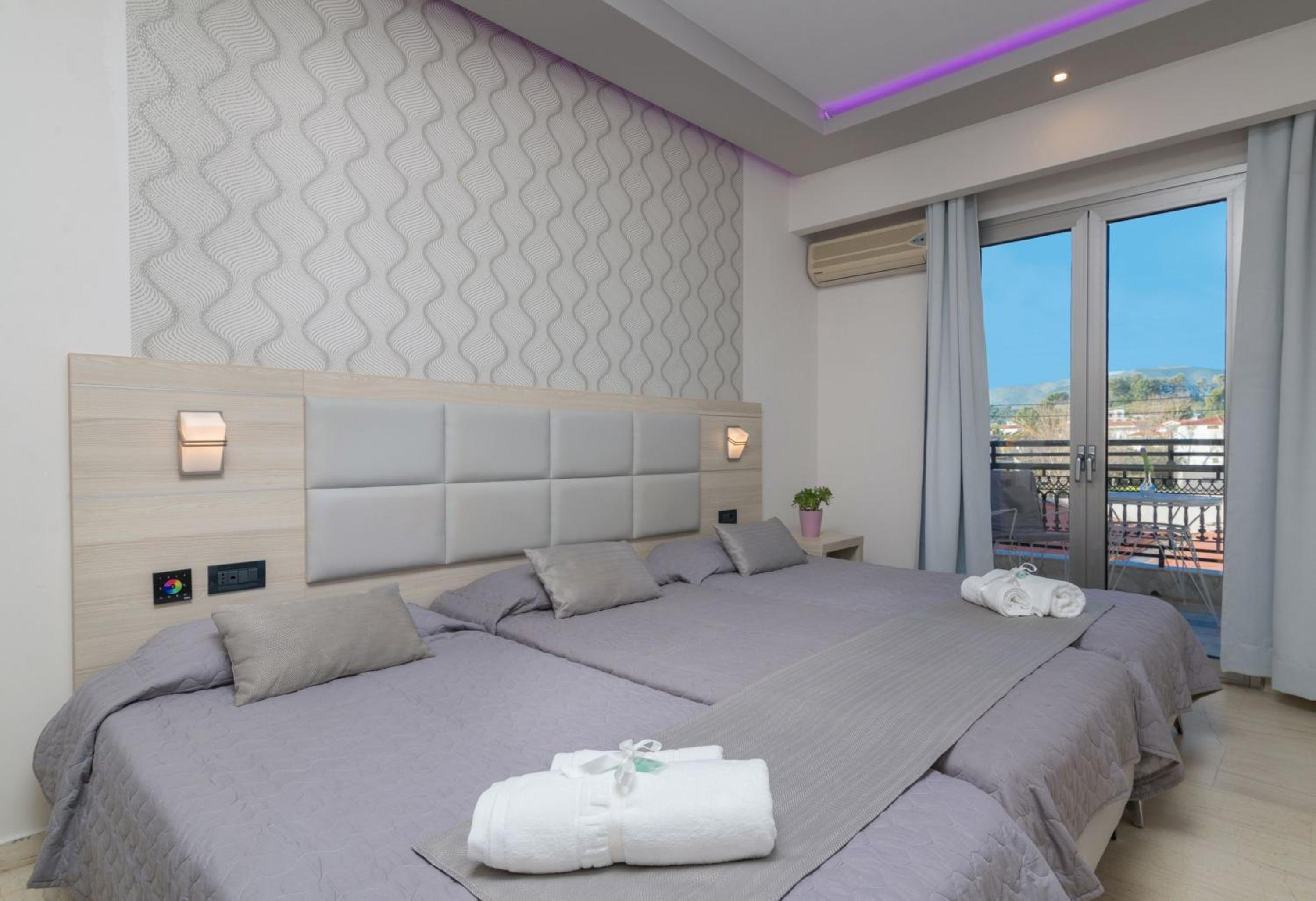 Superior Double or Twin Room with Balcony - Photo 11