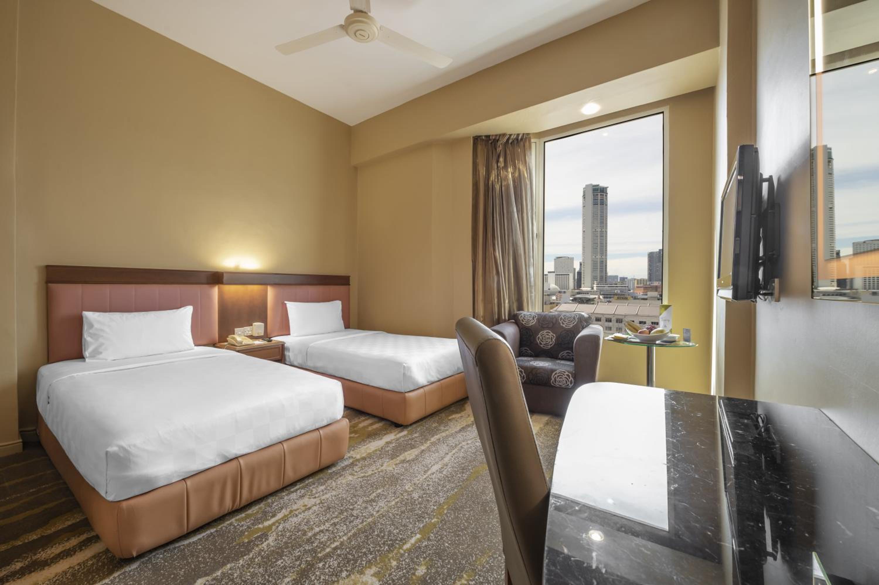 Standard Twin Room - Photo 2