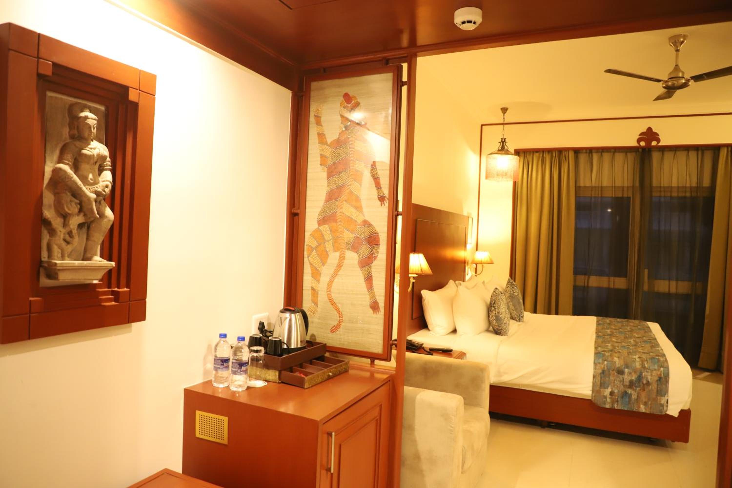Double Room With Pool View photo 3
