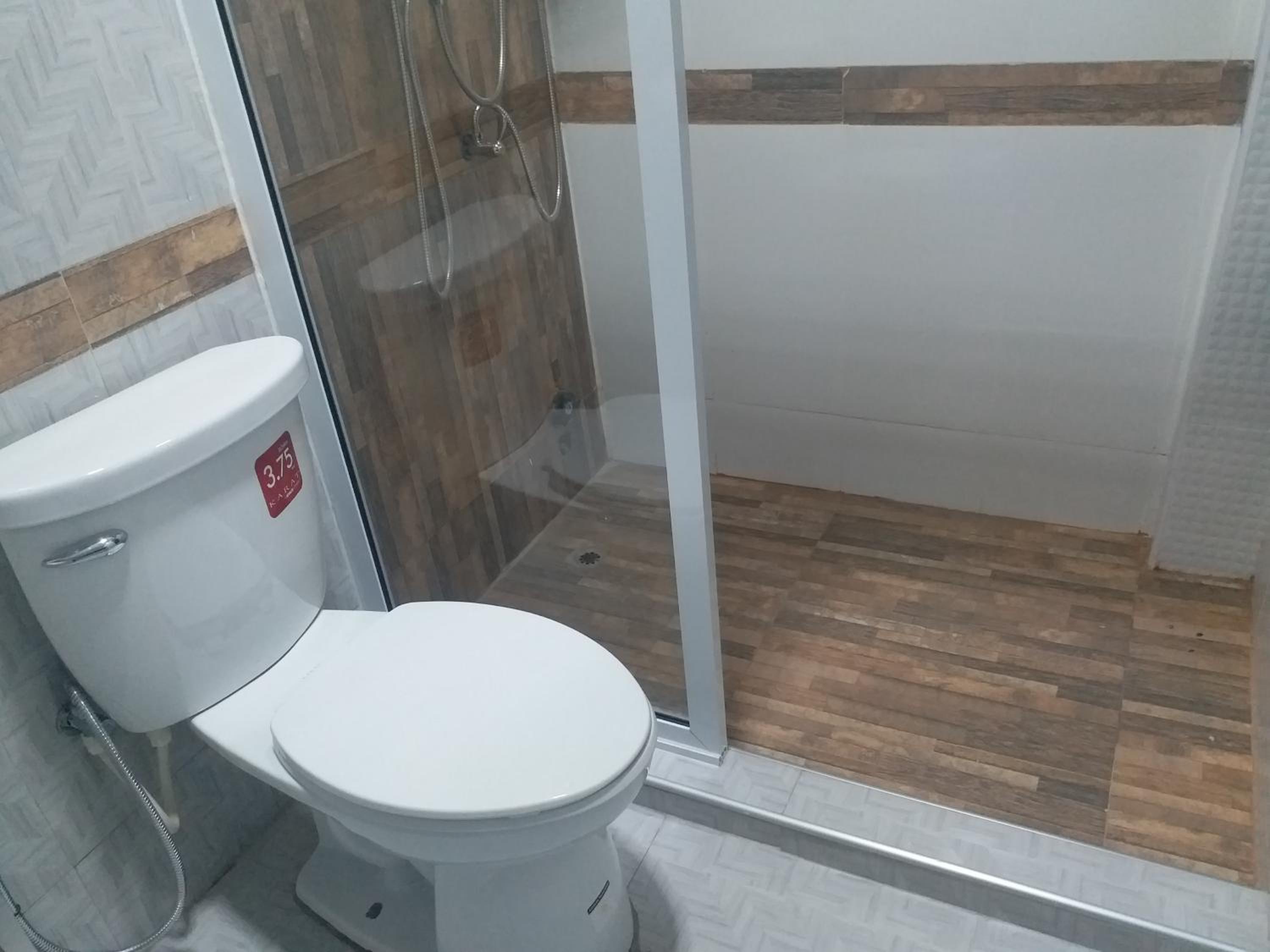 Standard Twin Room - Photo 8