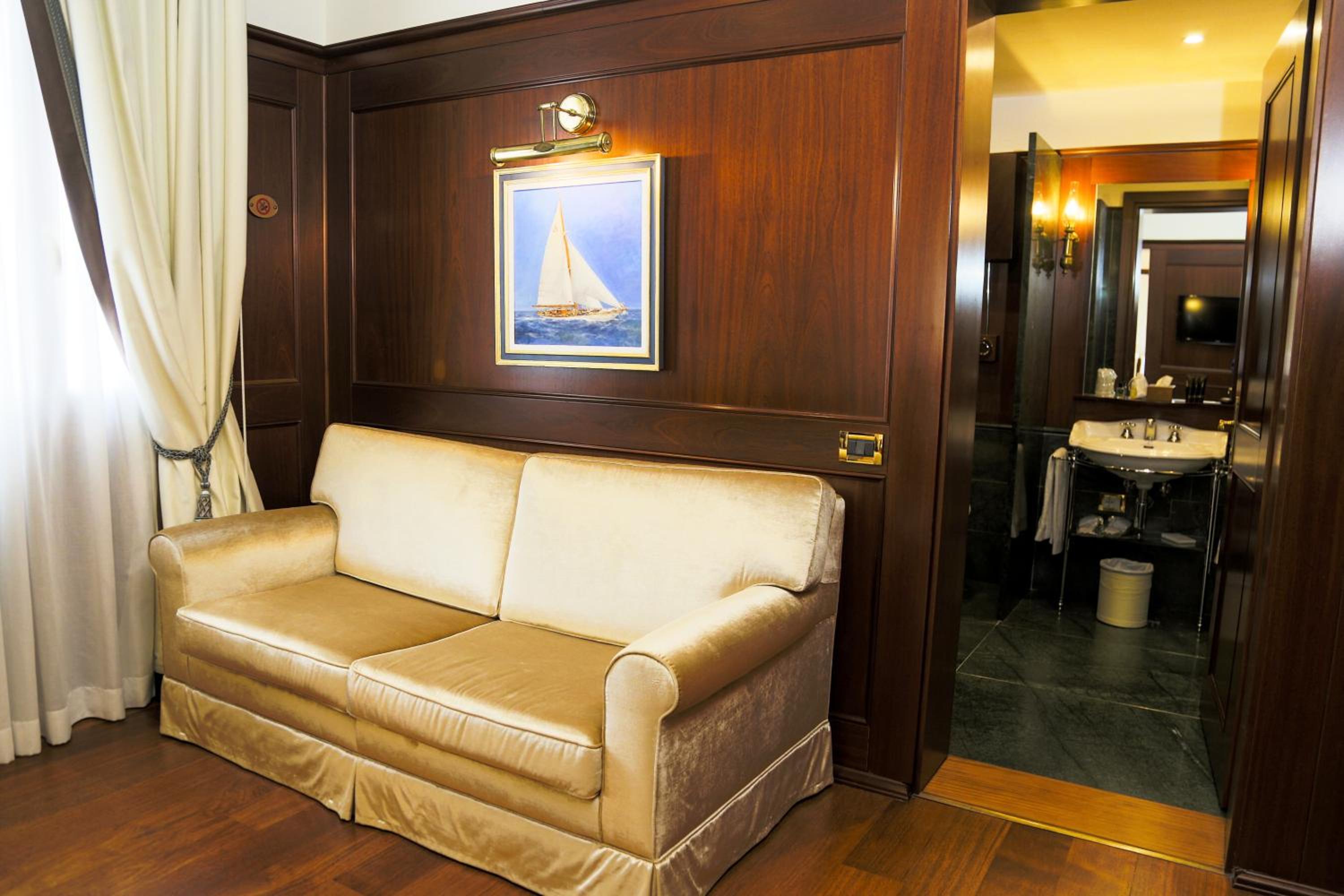 Junior Suite with Lagoon View photo 3