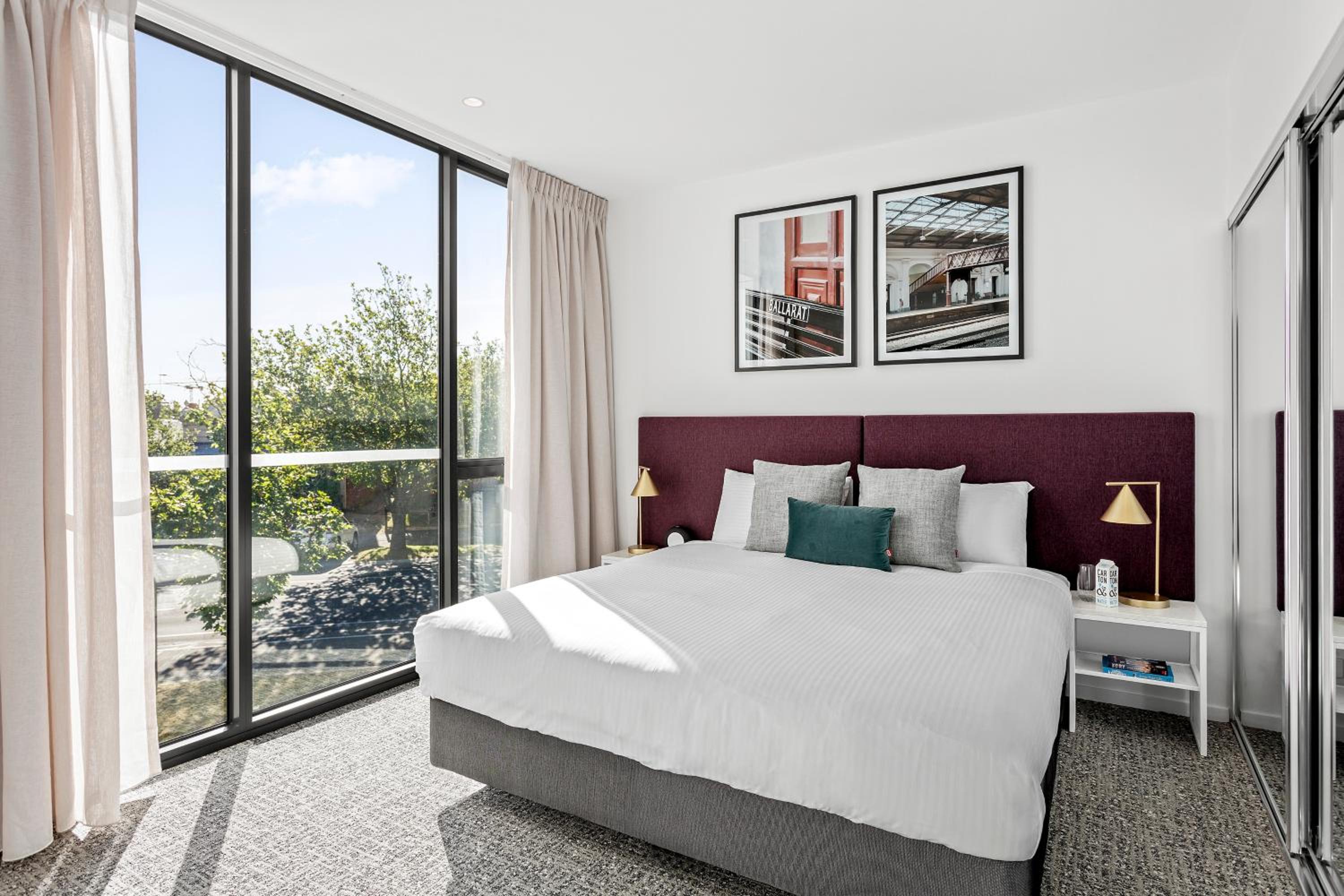 One-Bedroom Apartment - Photo 1
