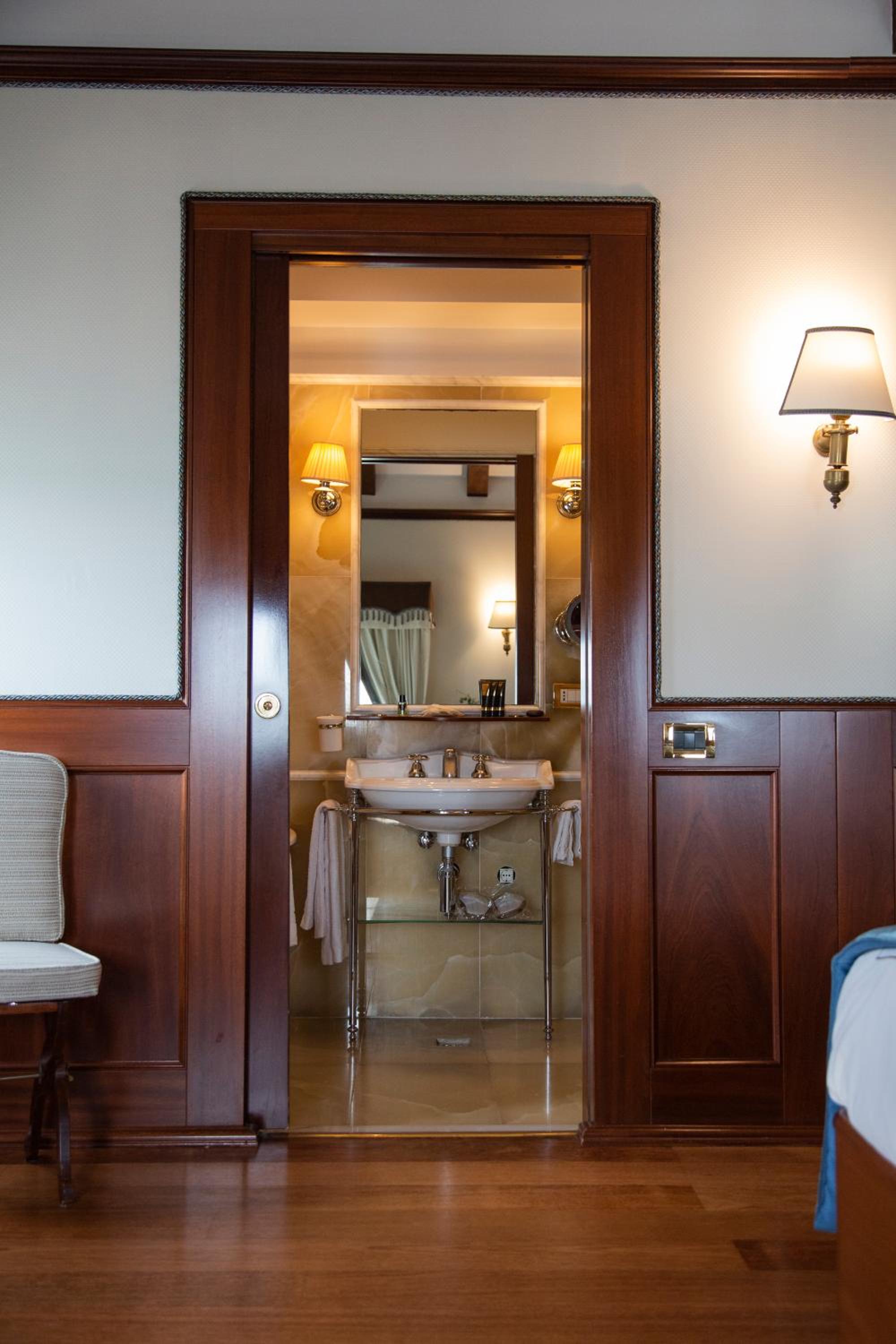 Premium Room with Lagoon View photo 2