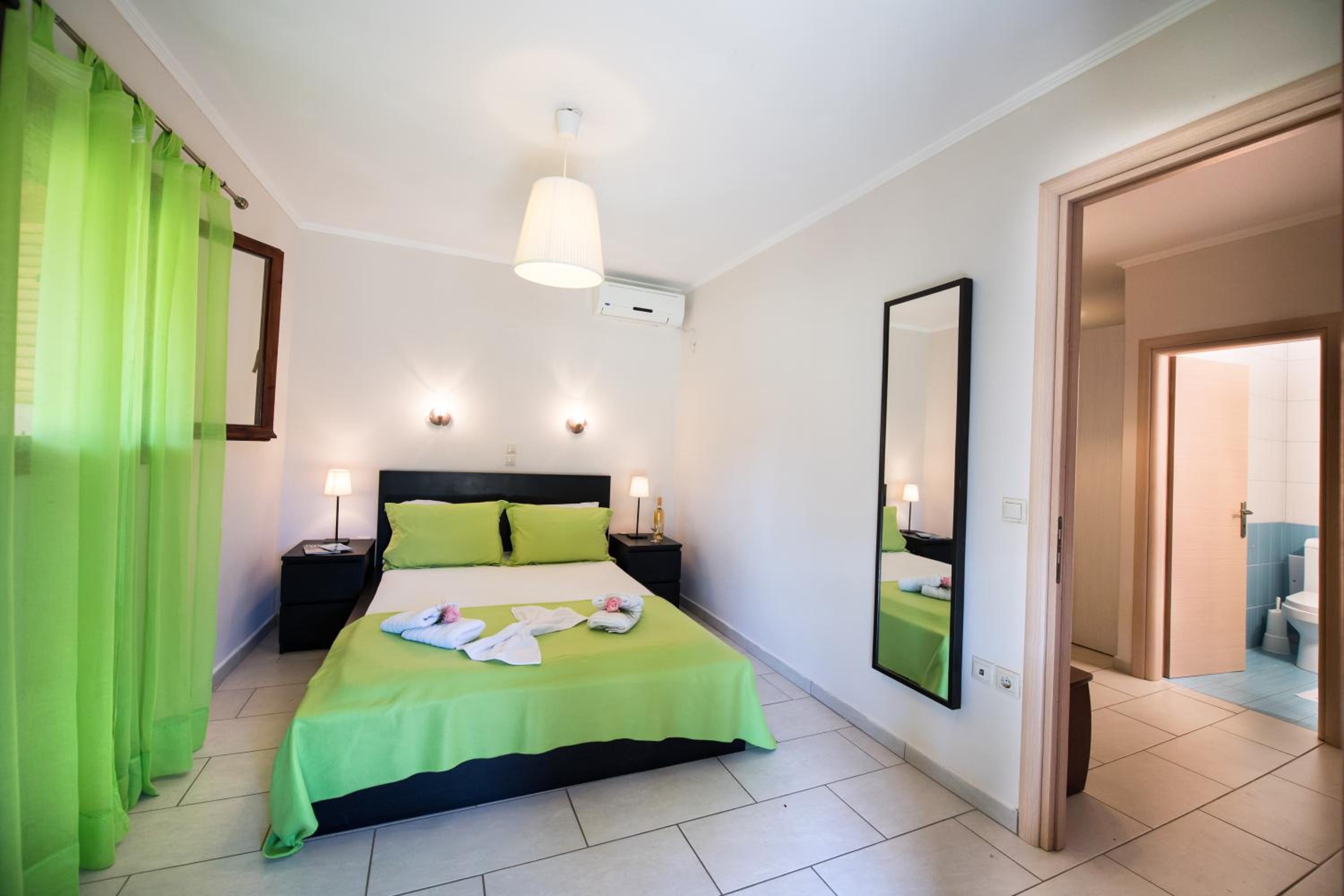 Apartment (2 Adults + 2 Children)