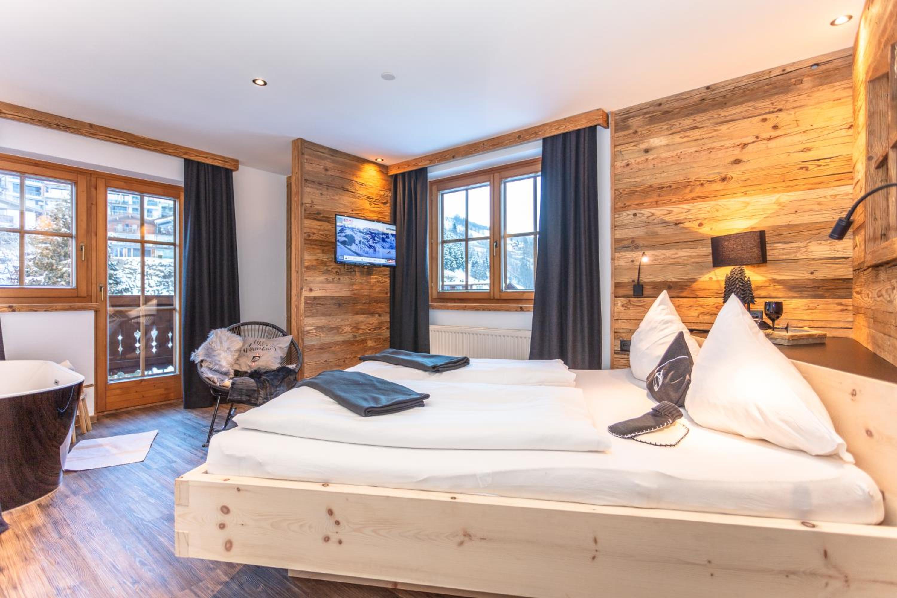 Chalet Suite with Bathtub and Kitchenette photo 3