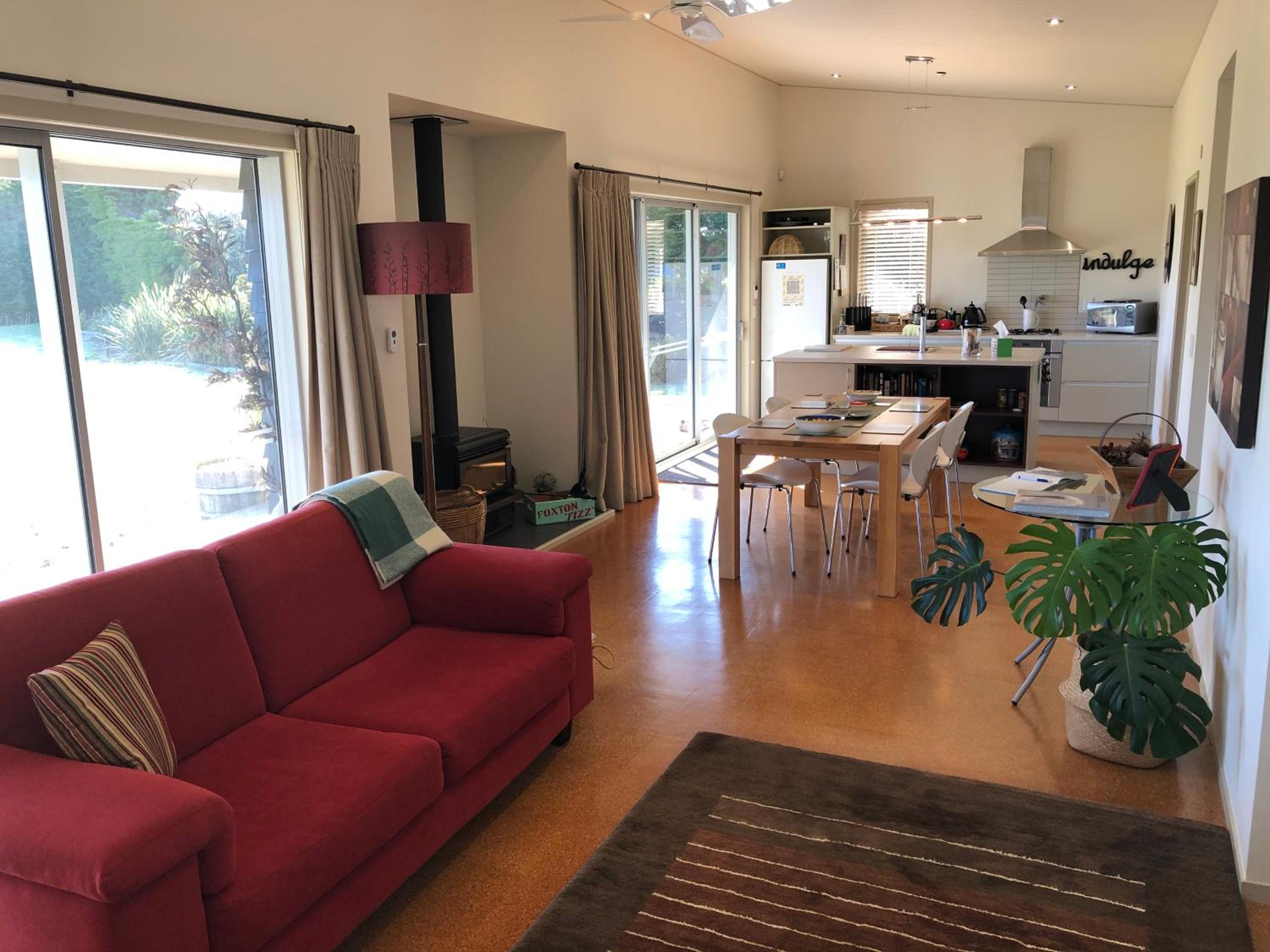 Two-Bedroom House - Photo 8