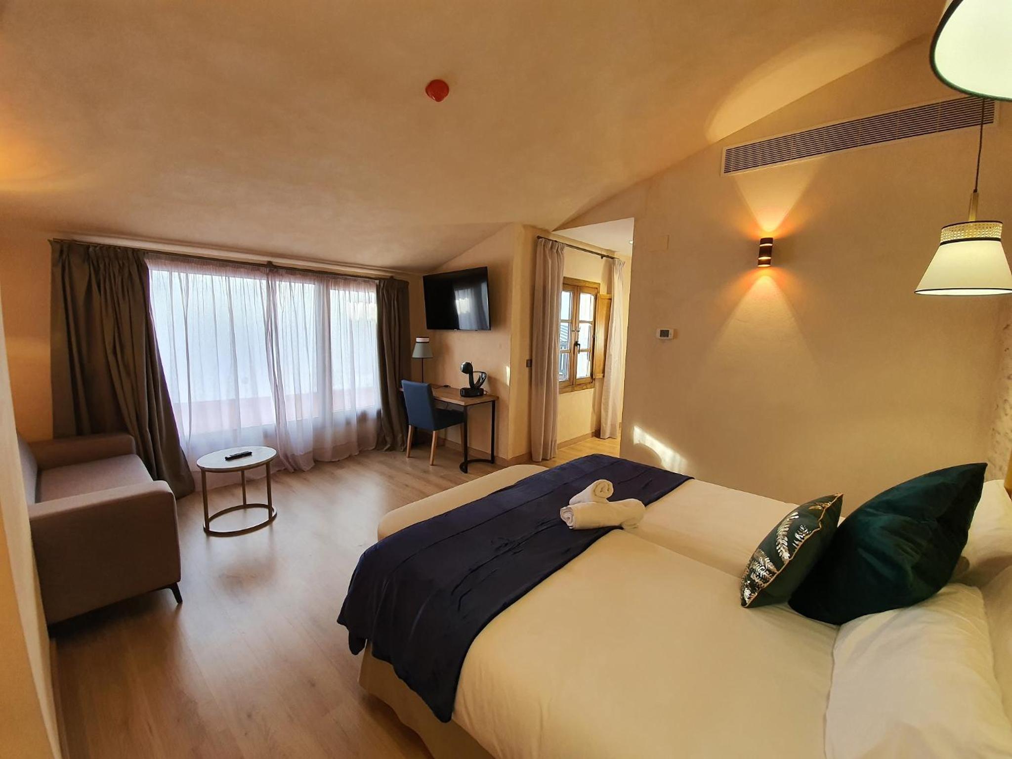Junior Suite thumbnail 6