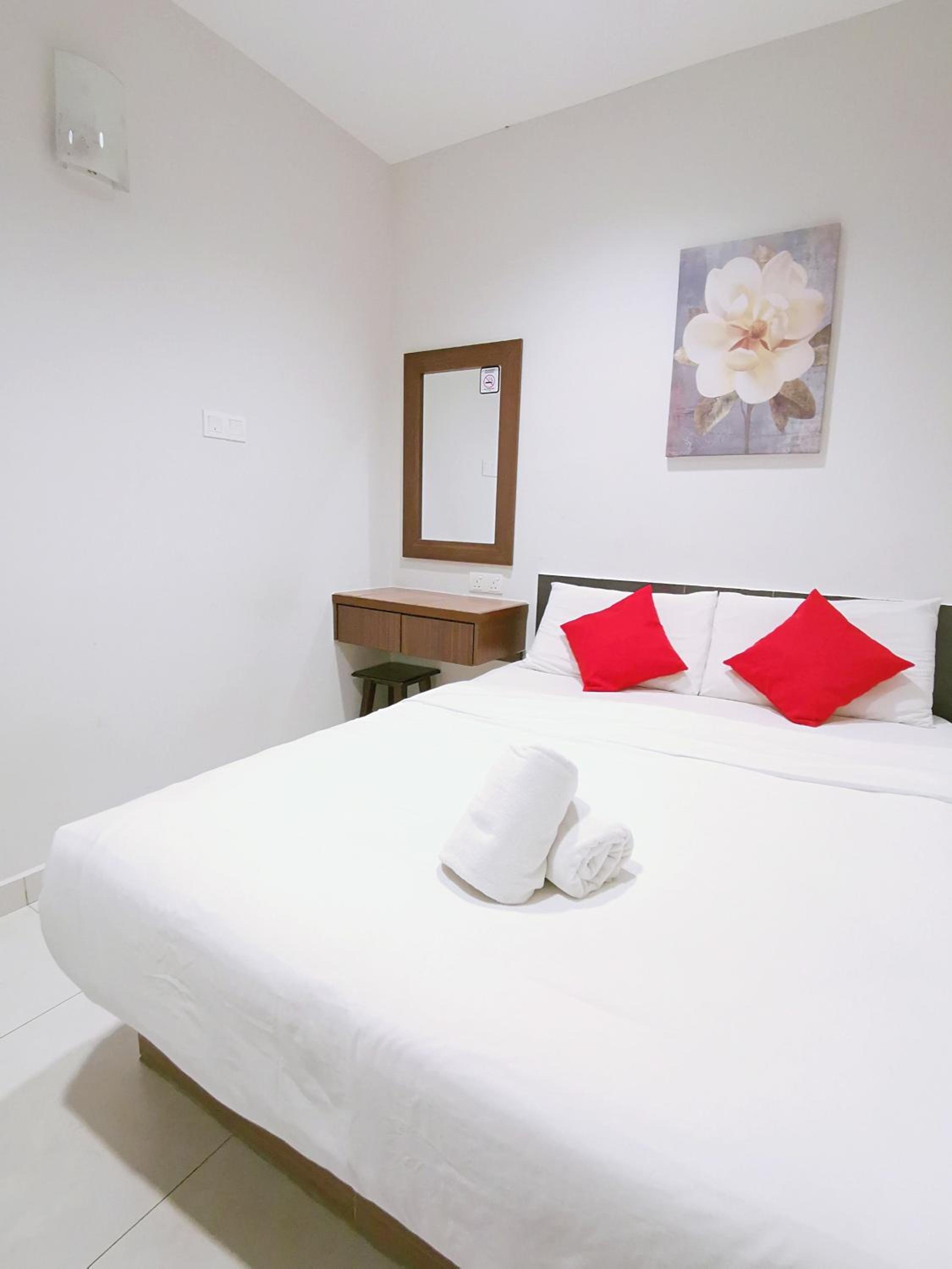 Standard Queen Room