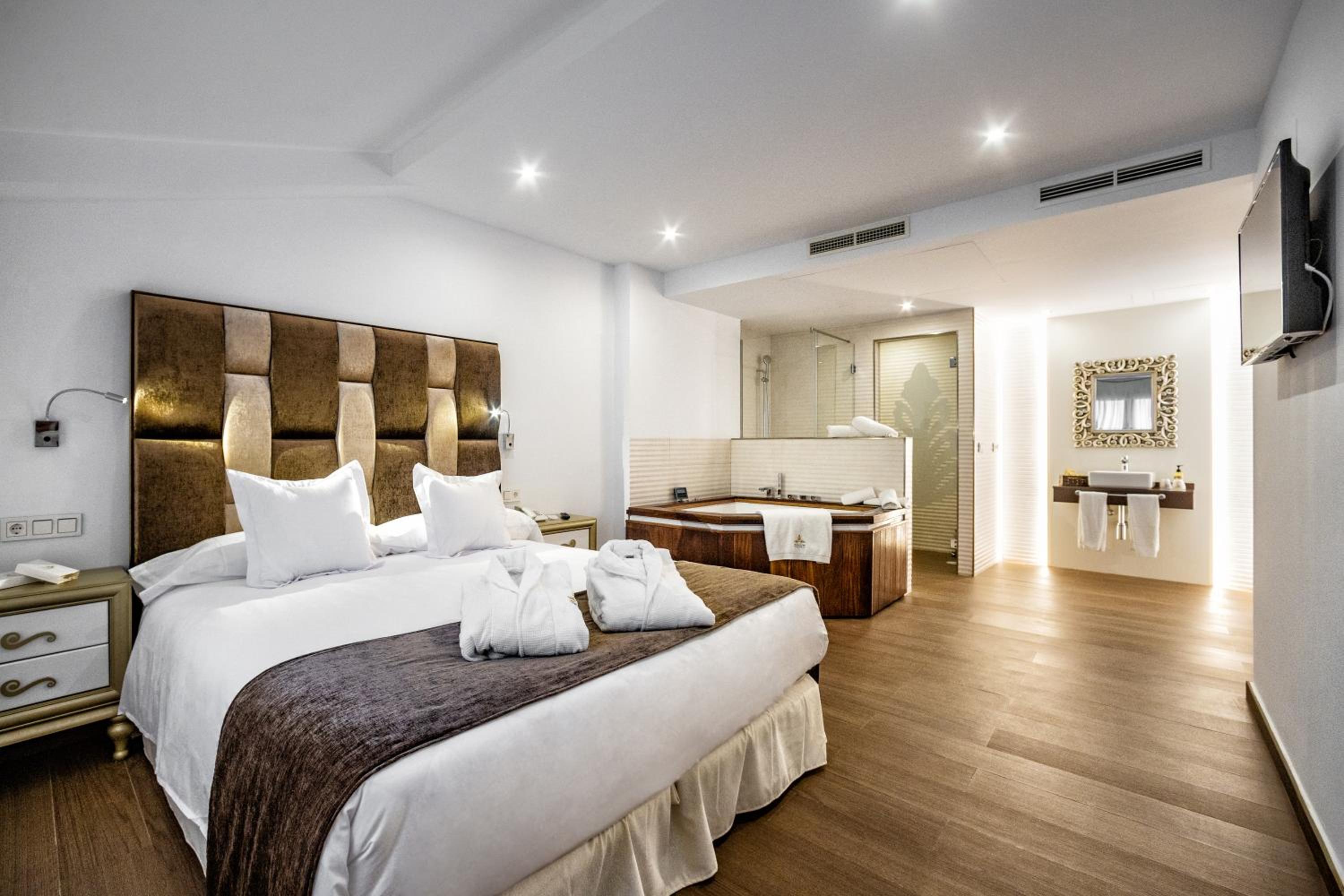 Suite Deluxe con Bañera de Hidromasaje