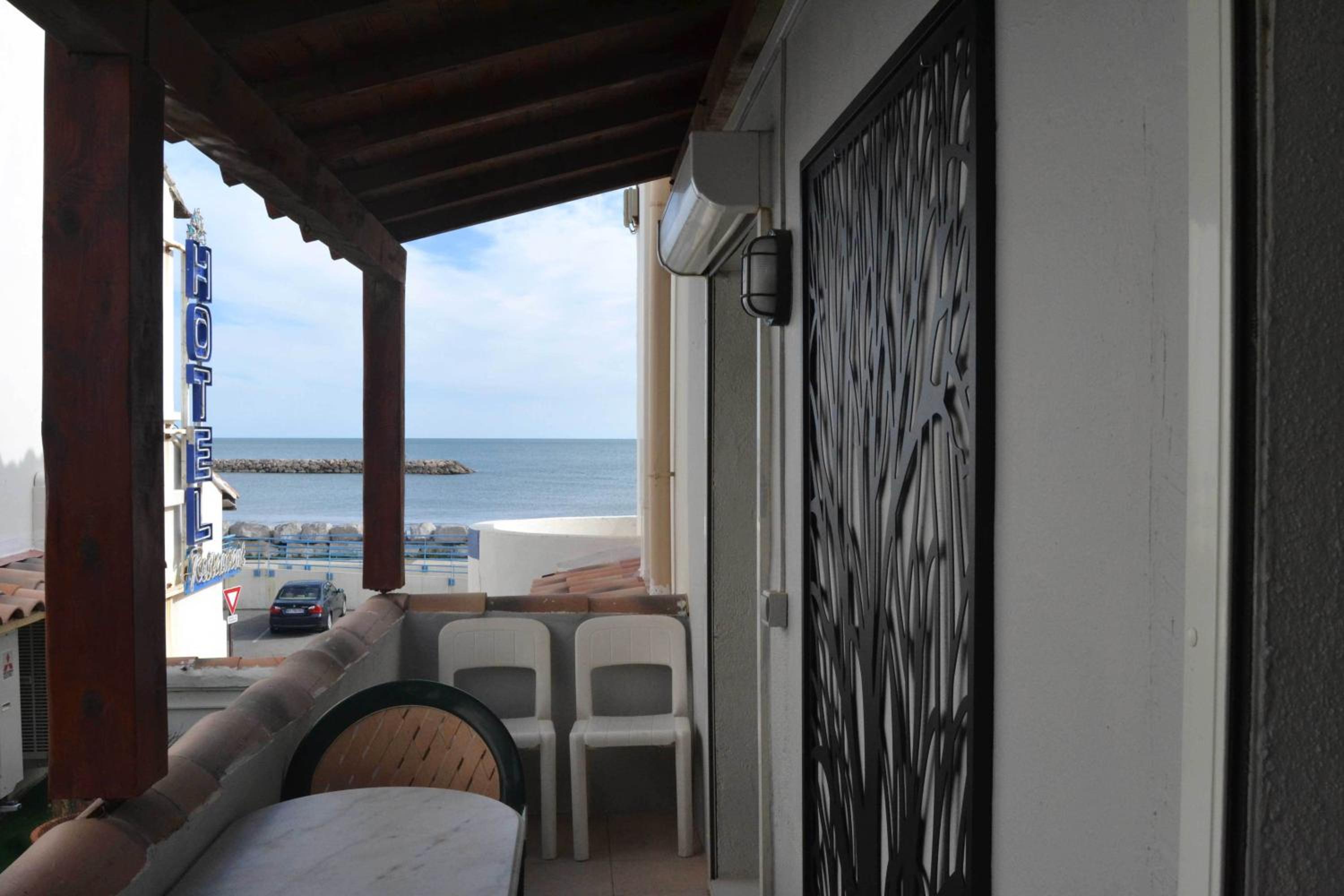 Comfort Quadruple Room with balcony and bathroom photo 2