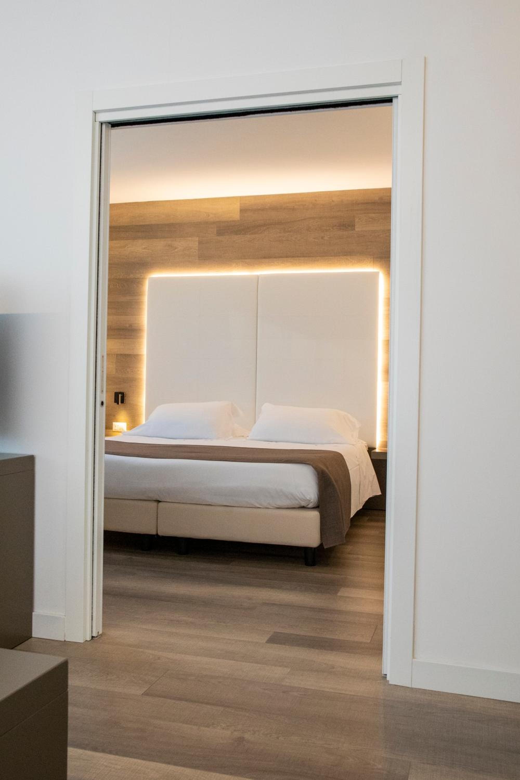 Junior Suite - Photo 17