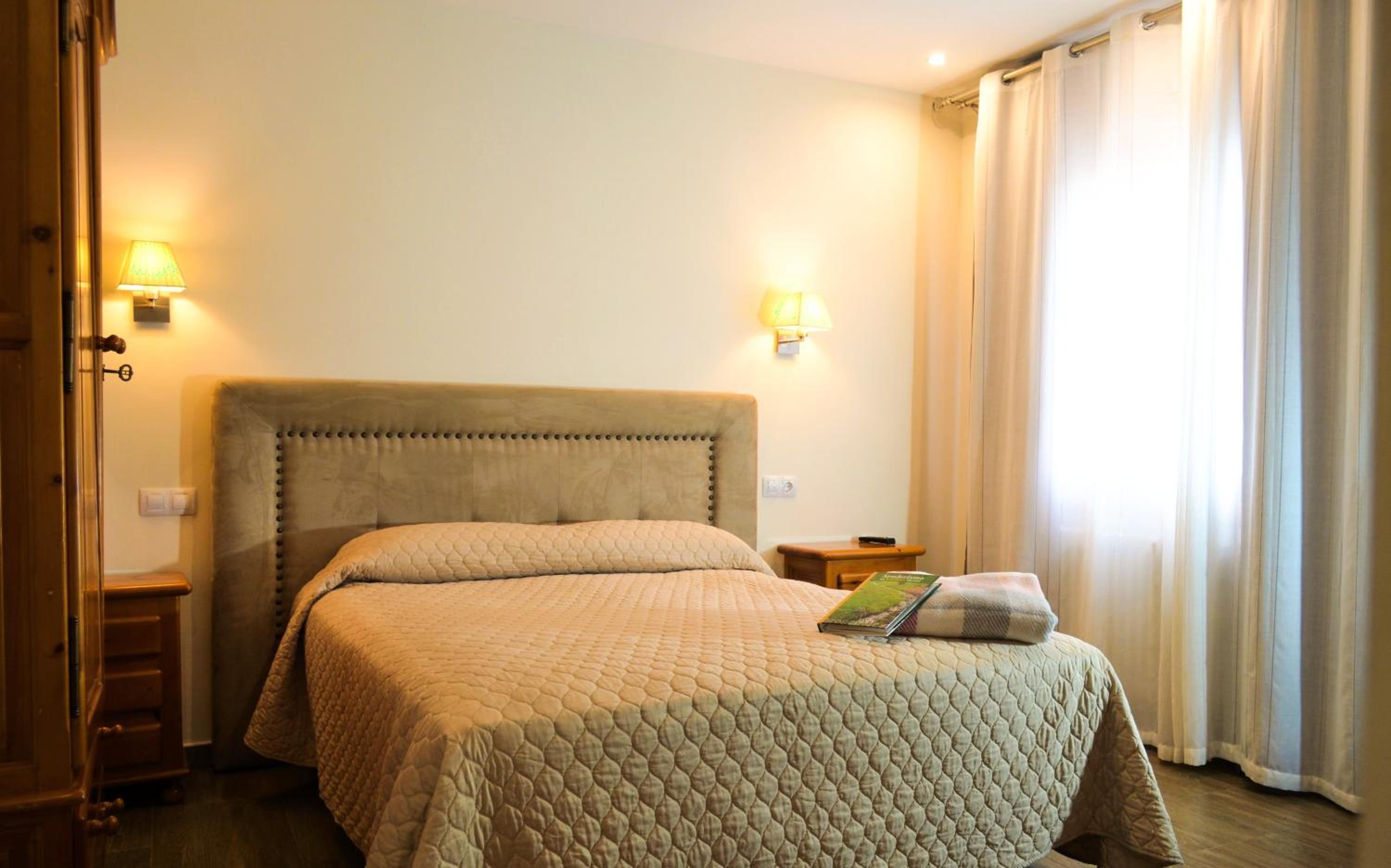 Deluxe Room - Photo 2